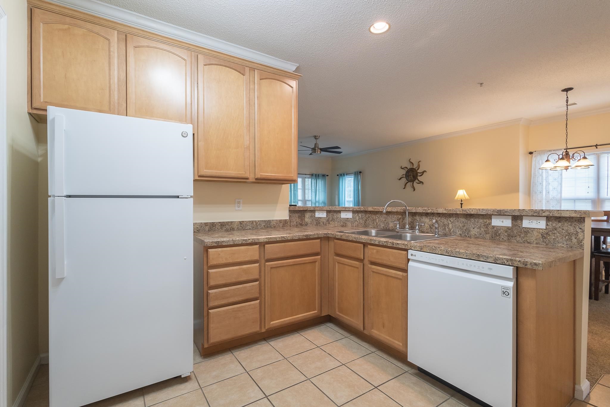 5828 Longwood Dr. Property Photo 13
