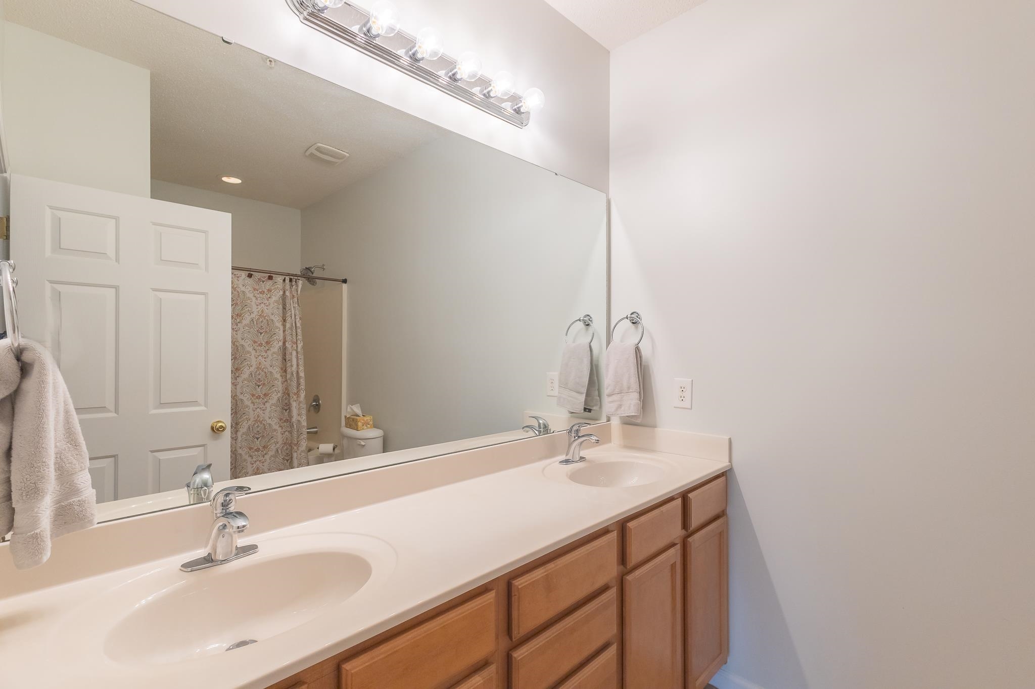 5828 Longwood Dr. Property Photo 21