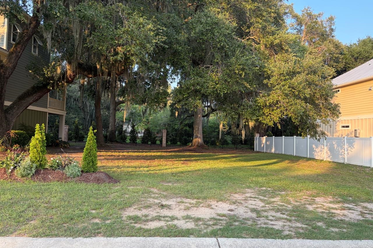 13 Flaggpoint L Flaggpoint Ln. Property Photo 1