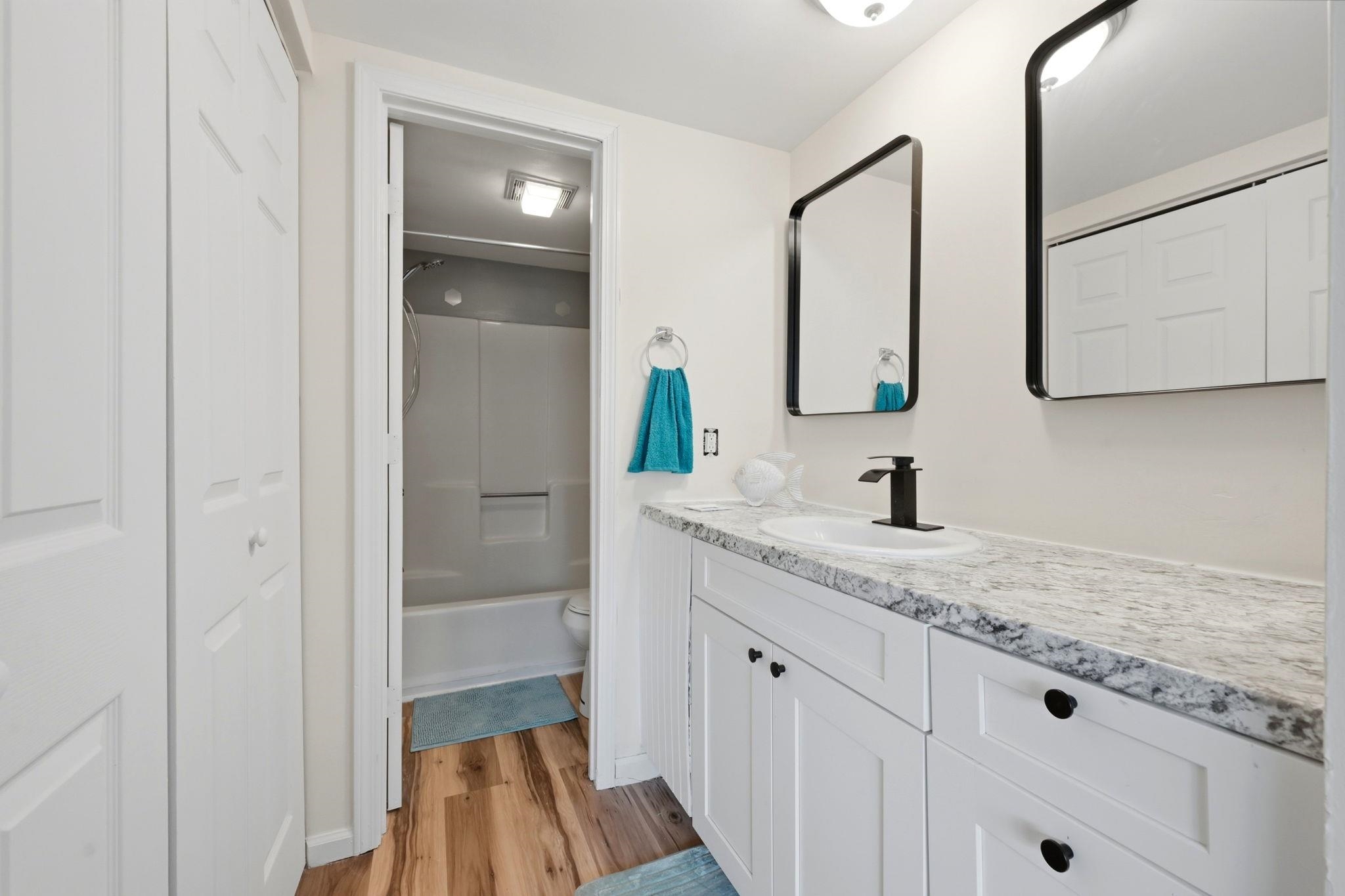 6850 Blue Heron Blvd. Property Photo 14