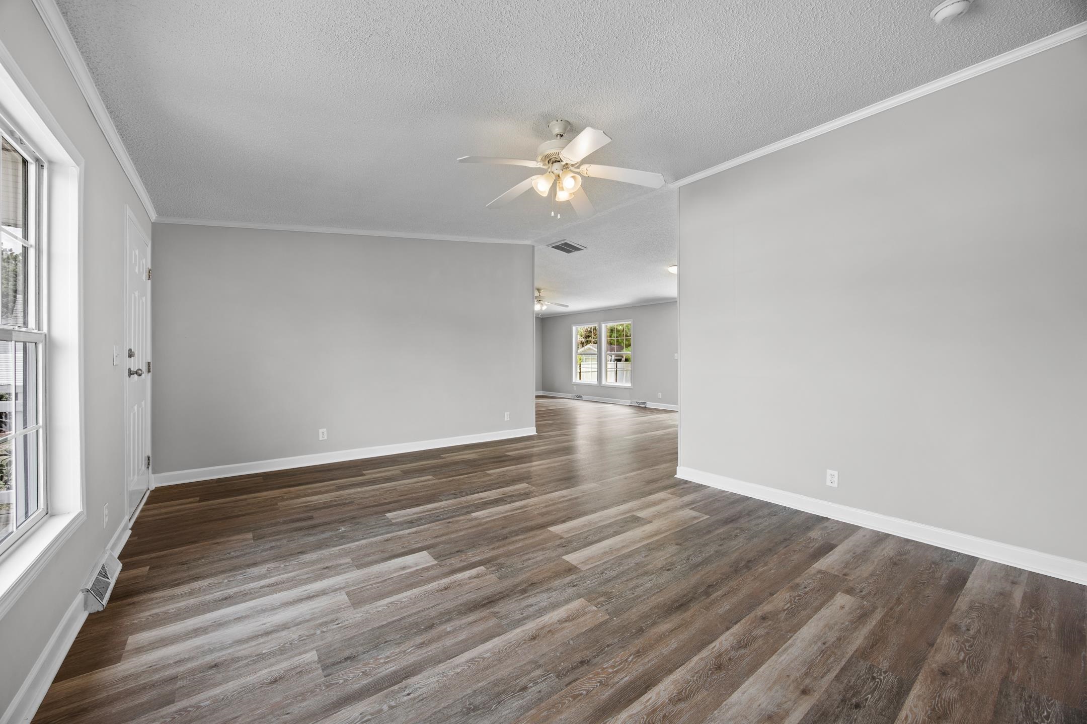 405 Overcrest St. Property Photo 7