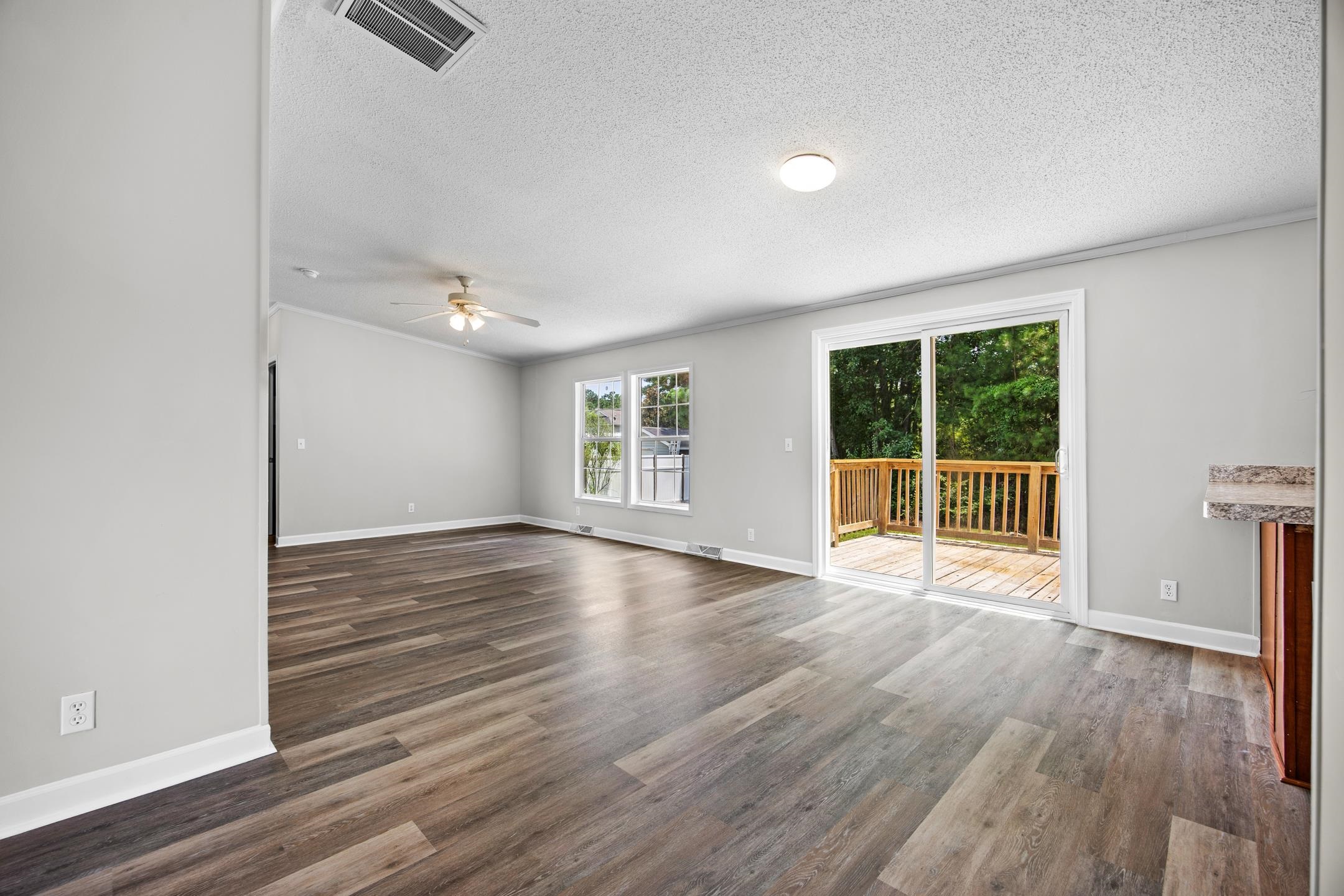 405 Overcrest St. Property Photo 15