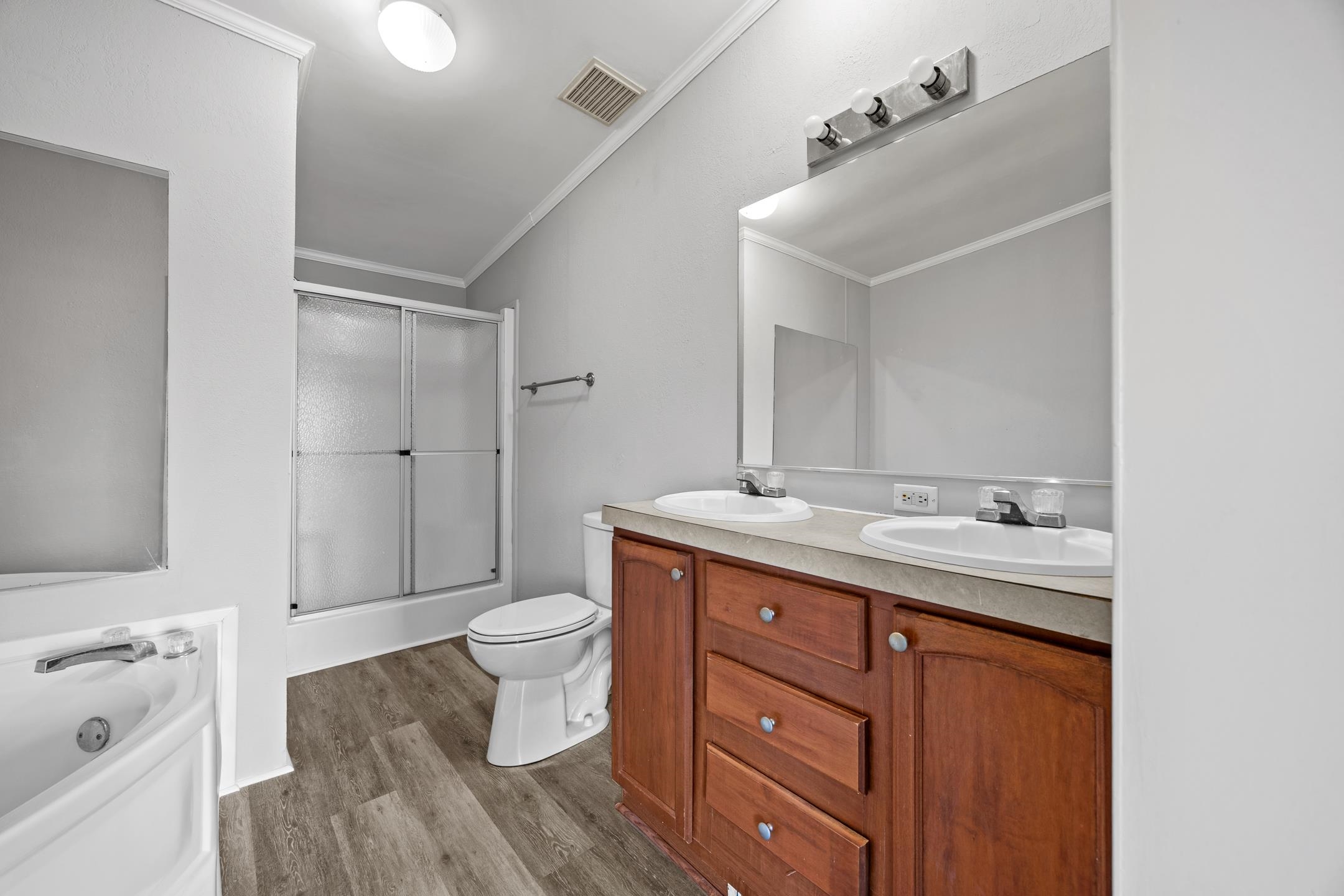 405 Overcrest St. Property Photo 25