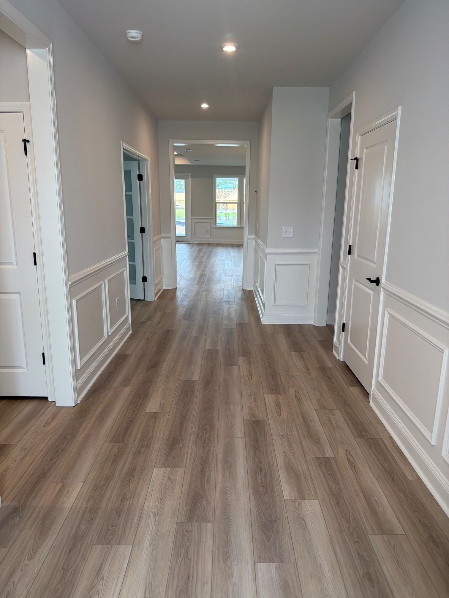 1521 Winding Creek Way Property Photo 3