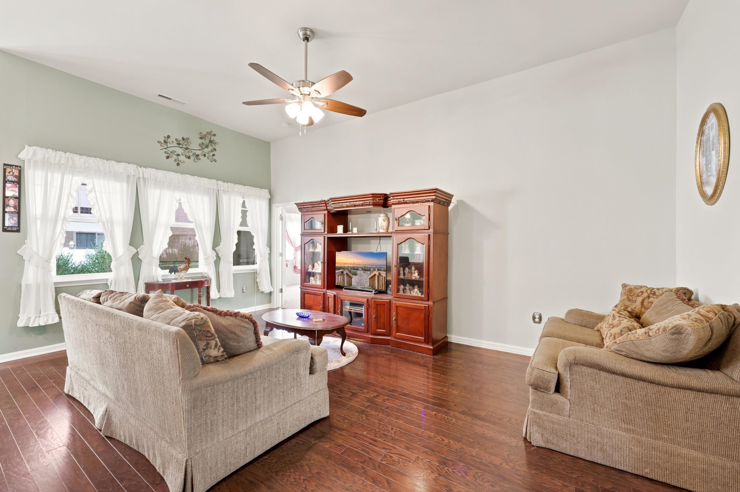 747 Callant Dr. Property Photo 10