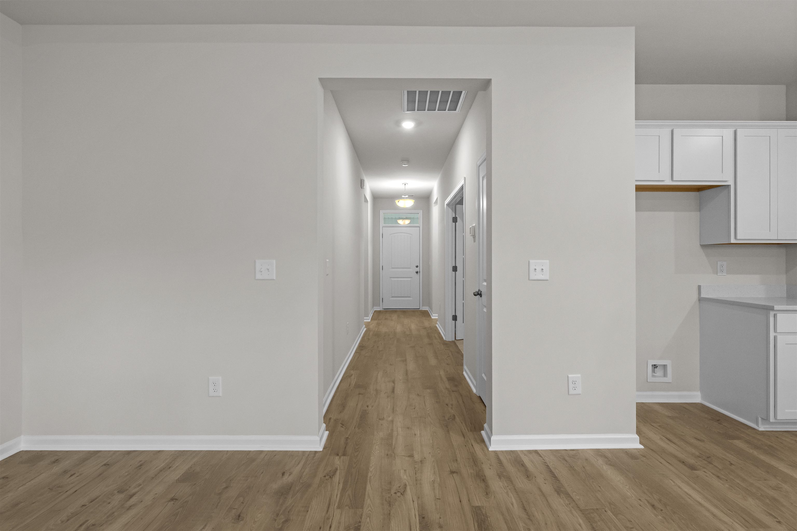 2400 Campton Loop Property Photo 3