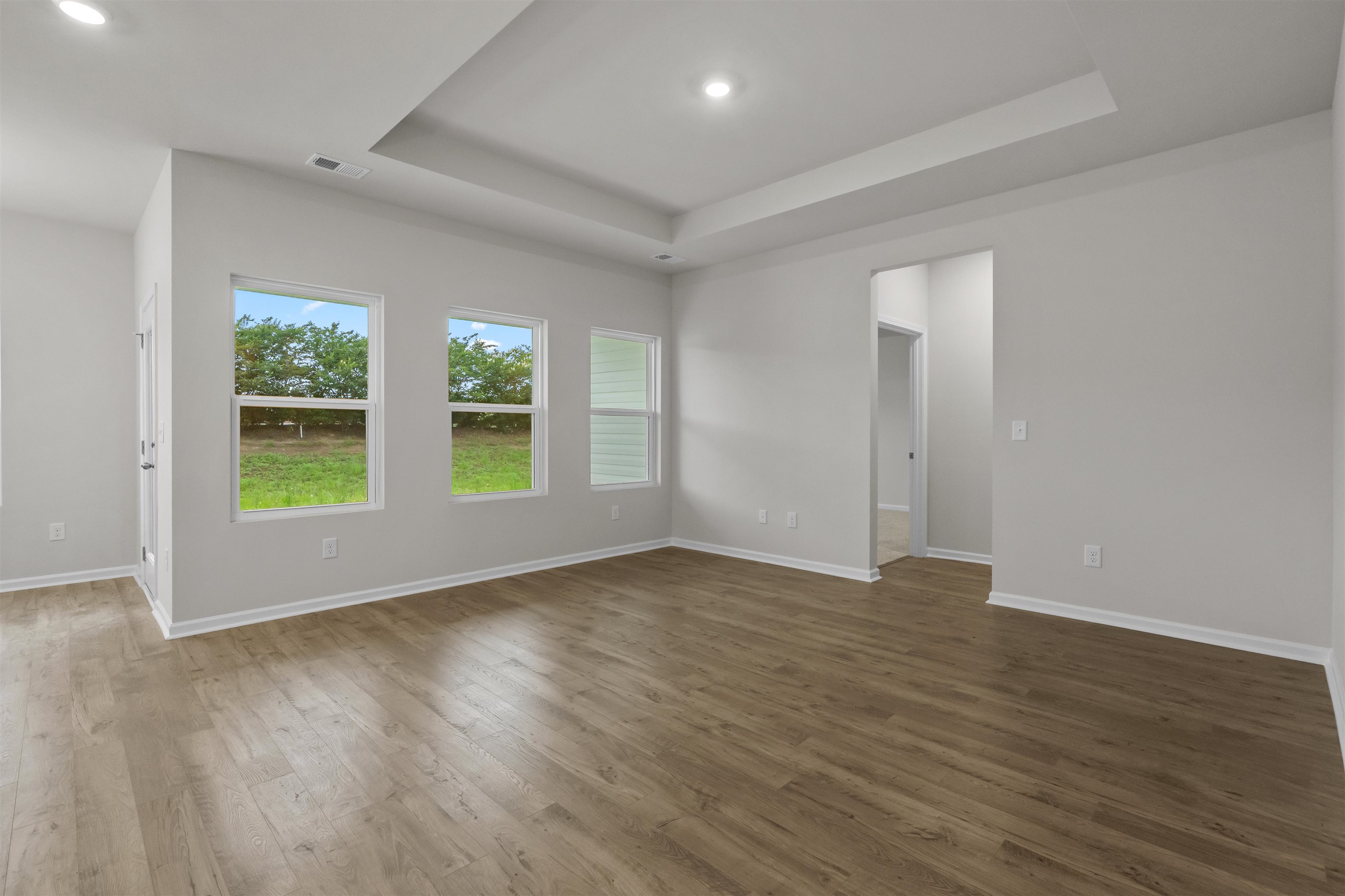 2400 Campton Loop Property Photo 4