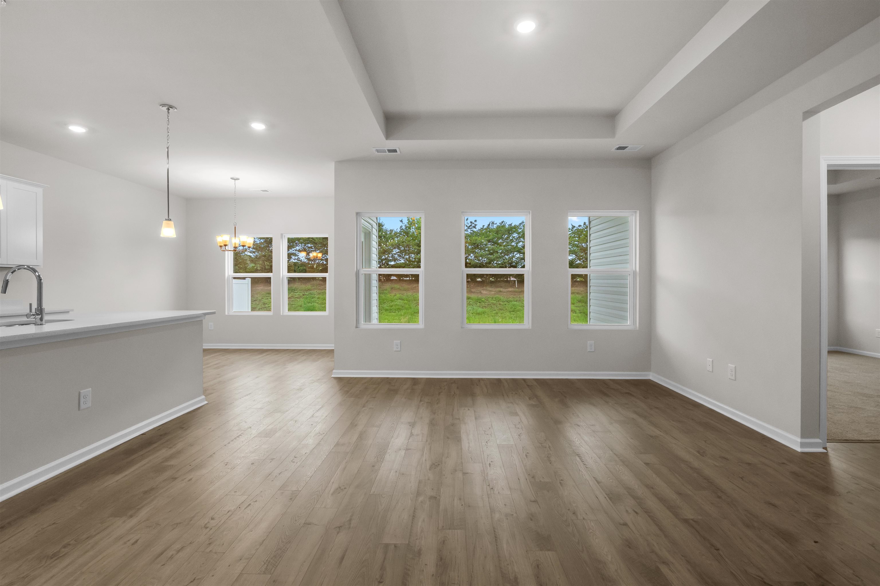 2400 Campton Loop Property Photo 5