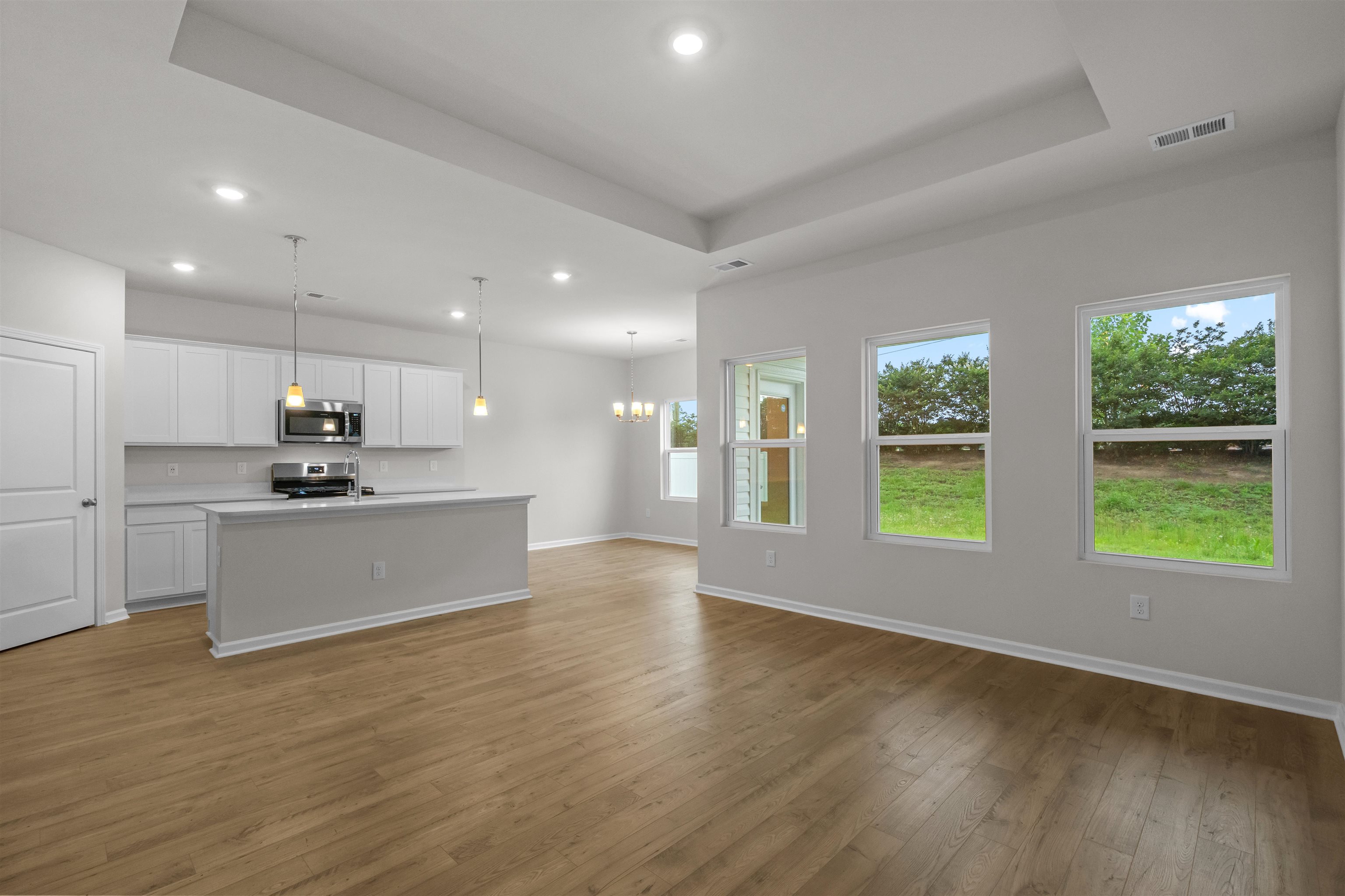 2400 Campton Loop Property Photo 8