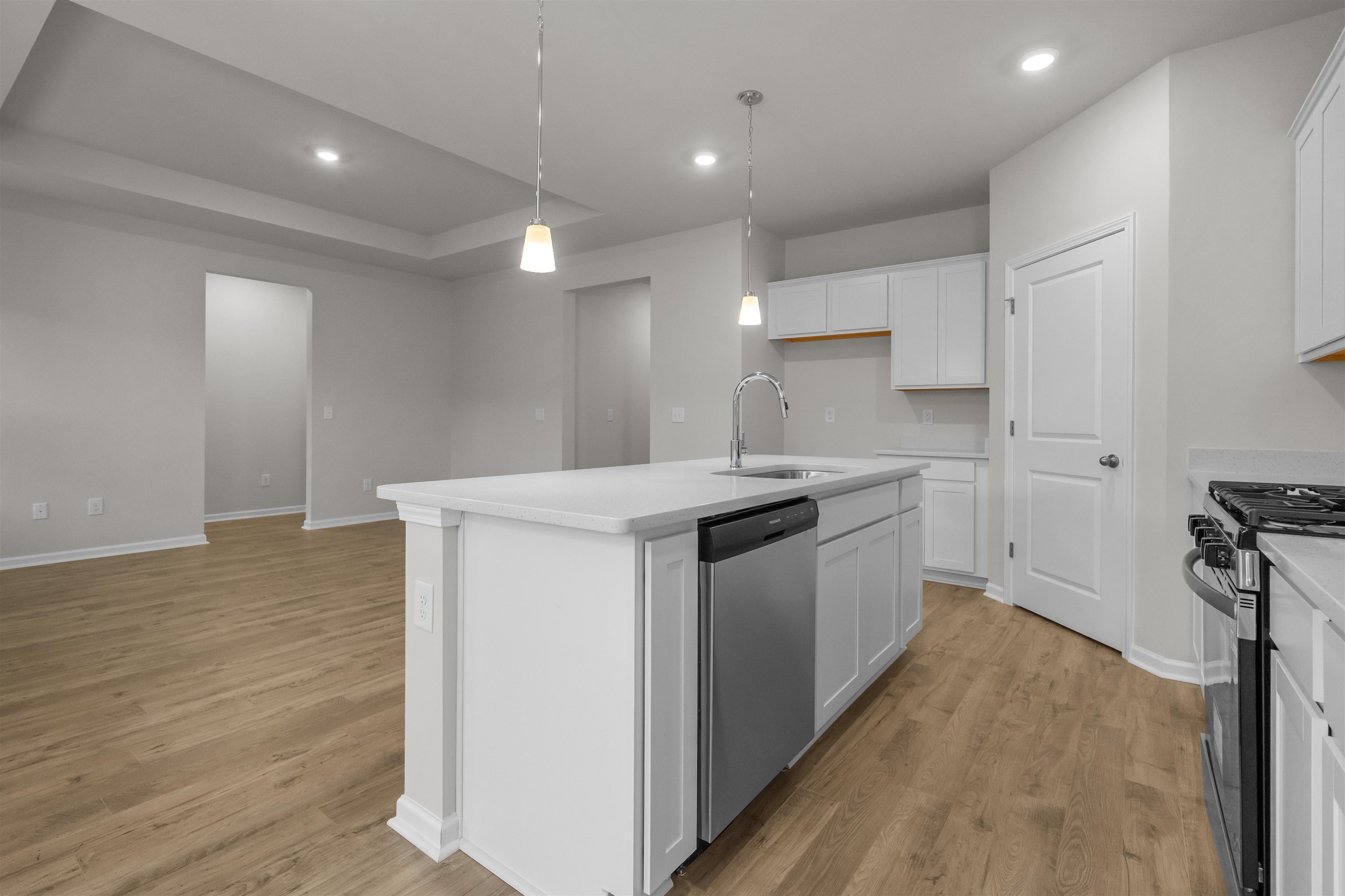 2400 Campton Loop Property Photo 11