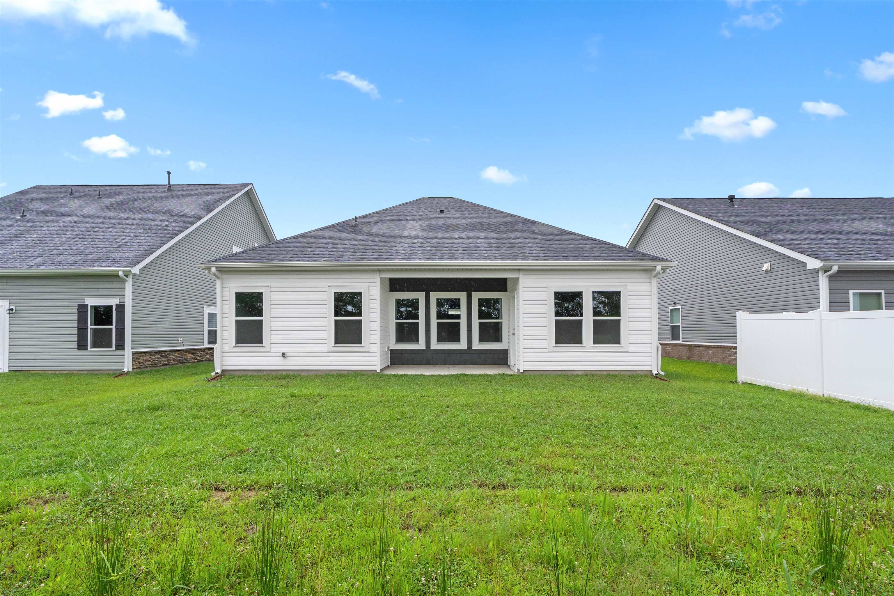 2400 Campton Loop Property Photo 16