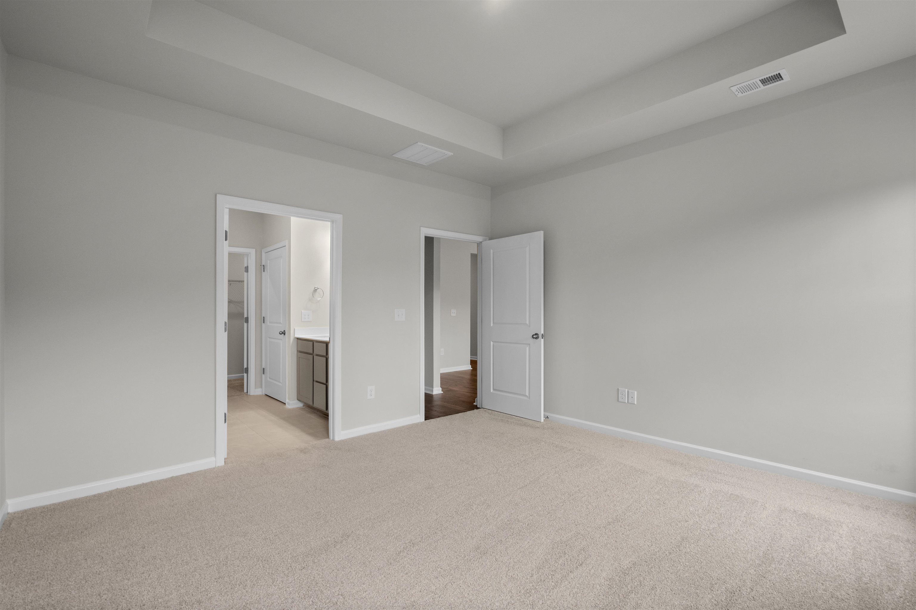 2400 Campton Loop Property Photo 18
