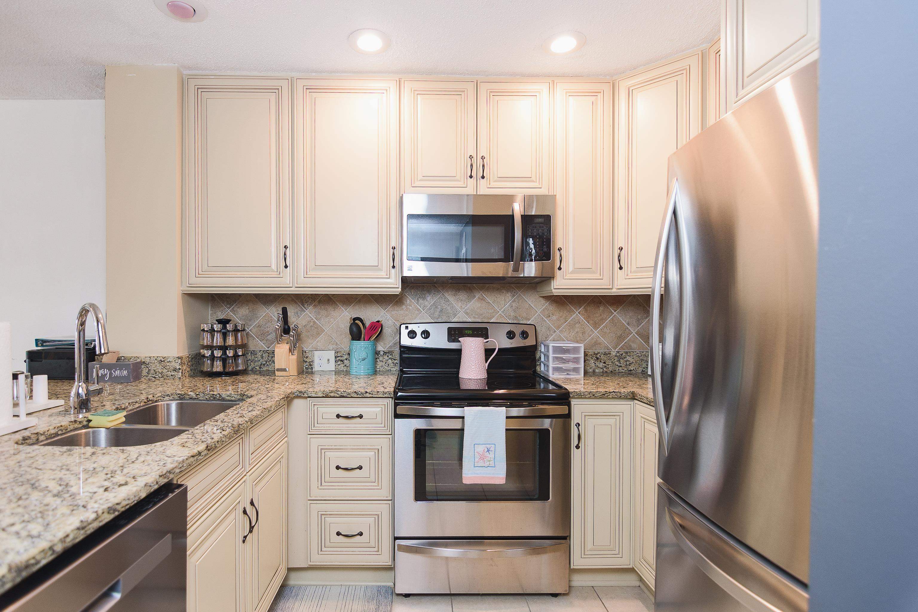 410 Melrose Pl. Property Photo 9
