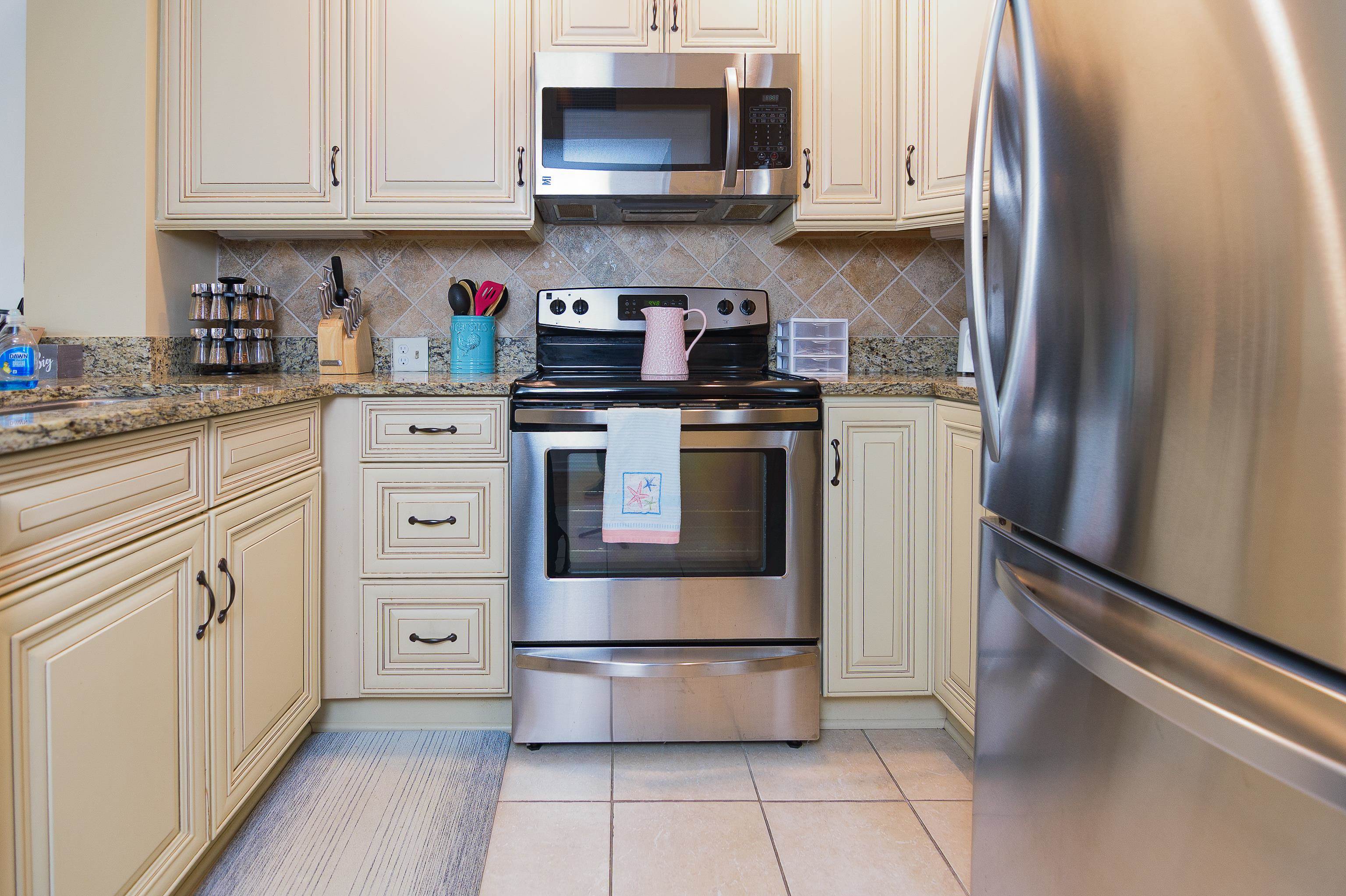 410 Melrose Pl. Property Photo 10