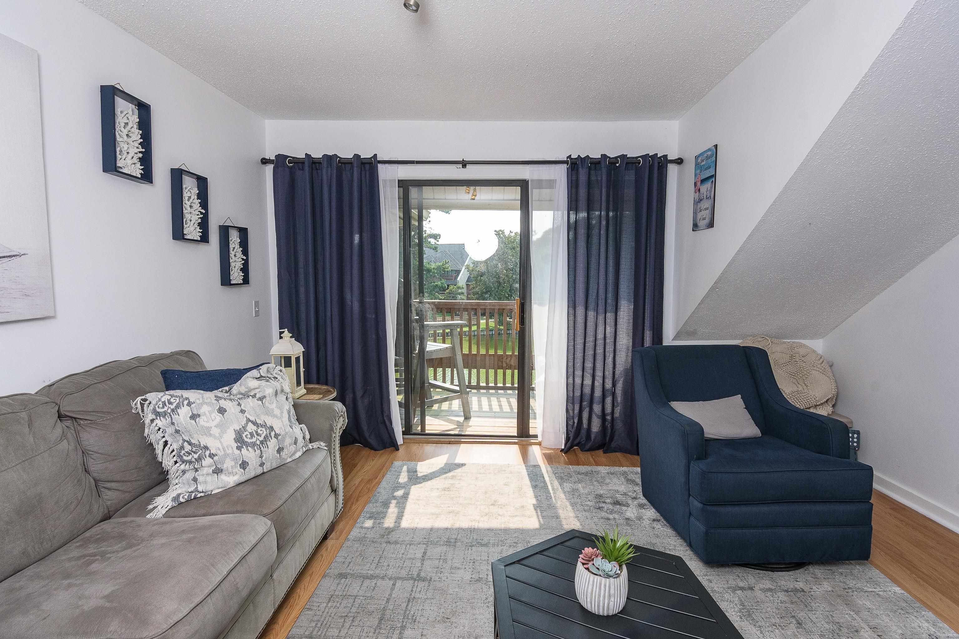 410 Melrose Pl. Property Photo 15