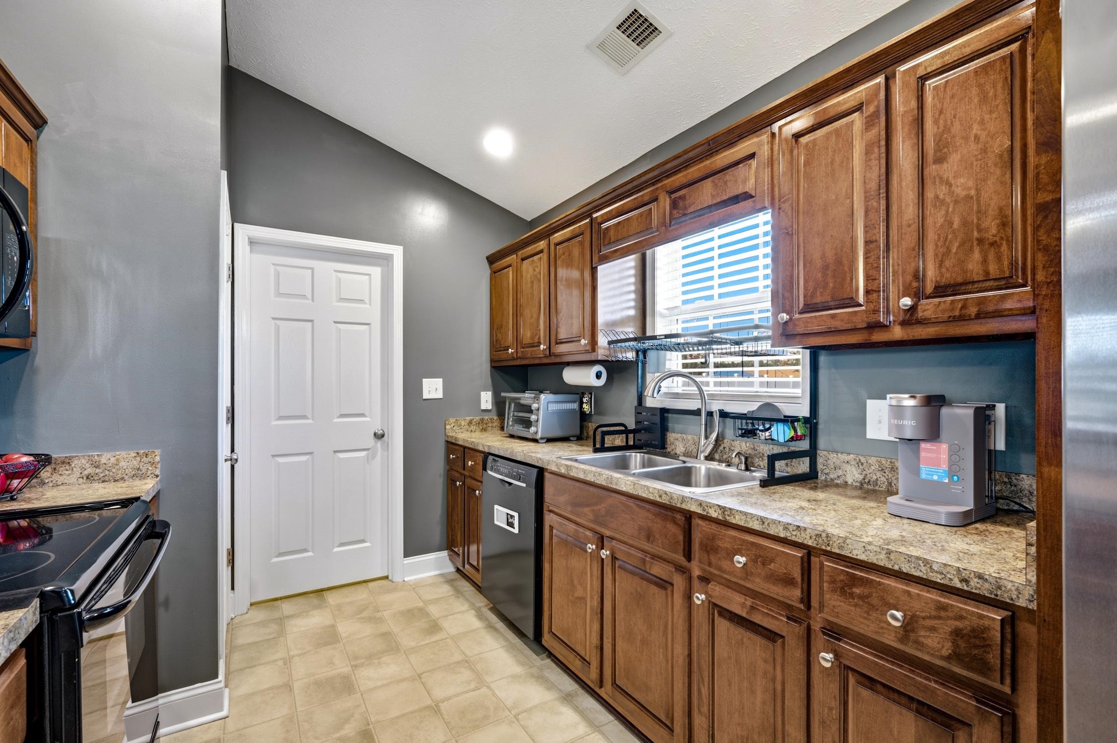 108 Blue Jacket Dr. Property Photo 15