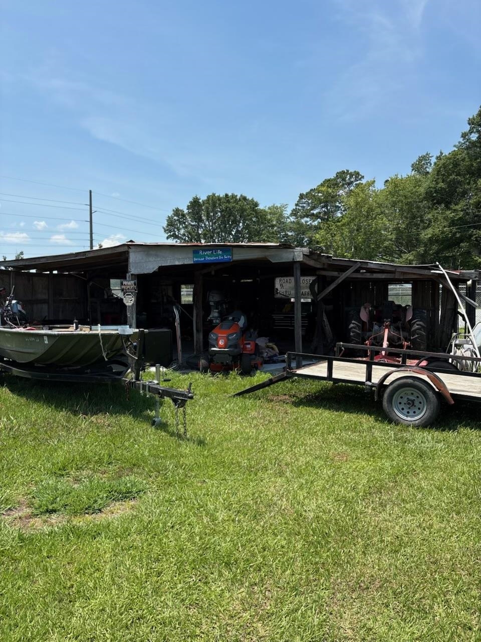 160 Nw Hickman Rd. Property Photo 4