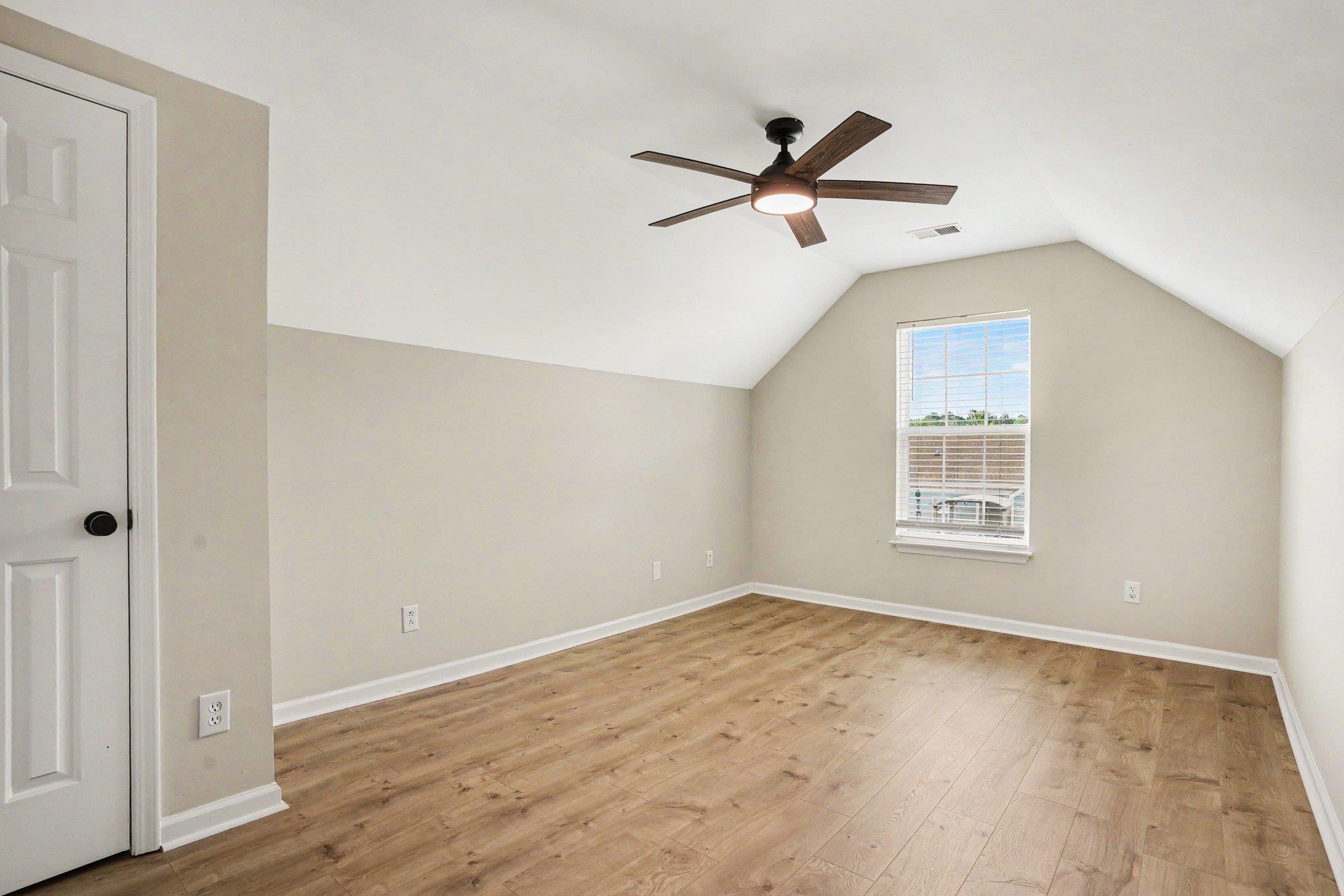 2237 Haystack Way Property Photo 28