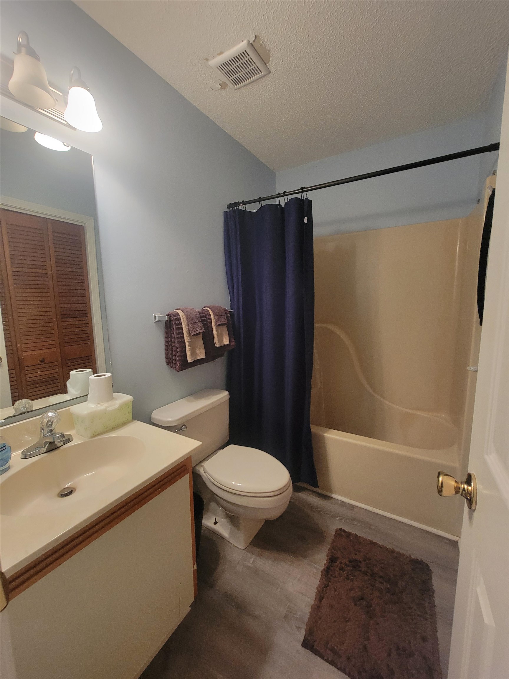 923 Fairwood Lakes Ln. Property Photo 9