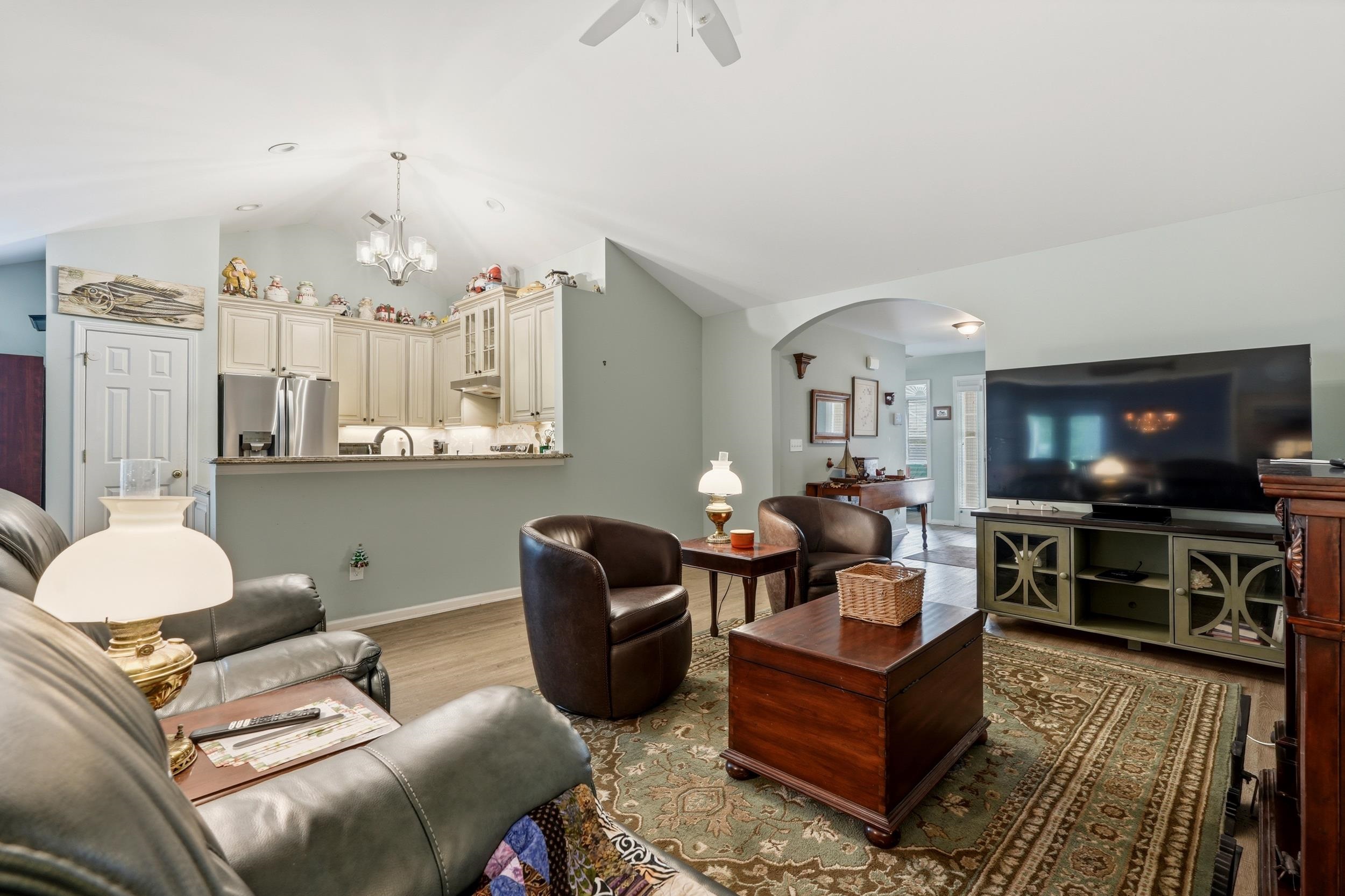 4550 Fringetree Dr. Property Photo 6