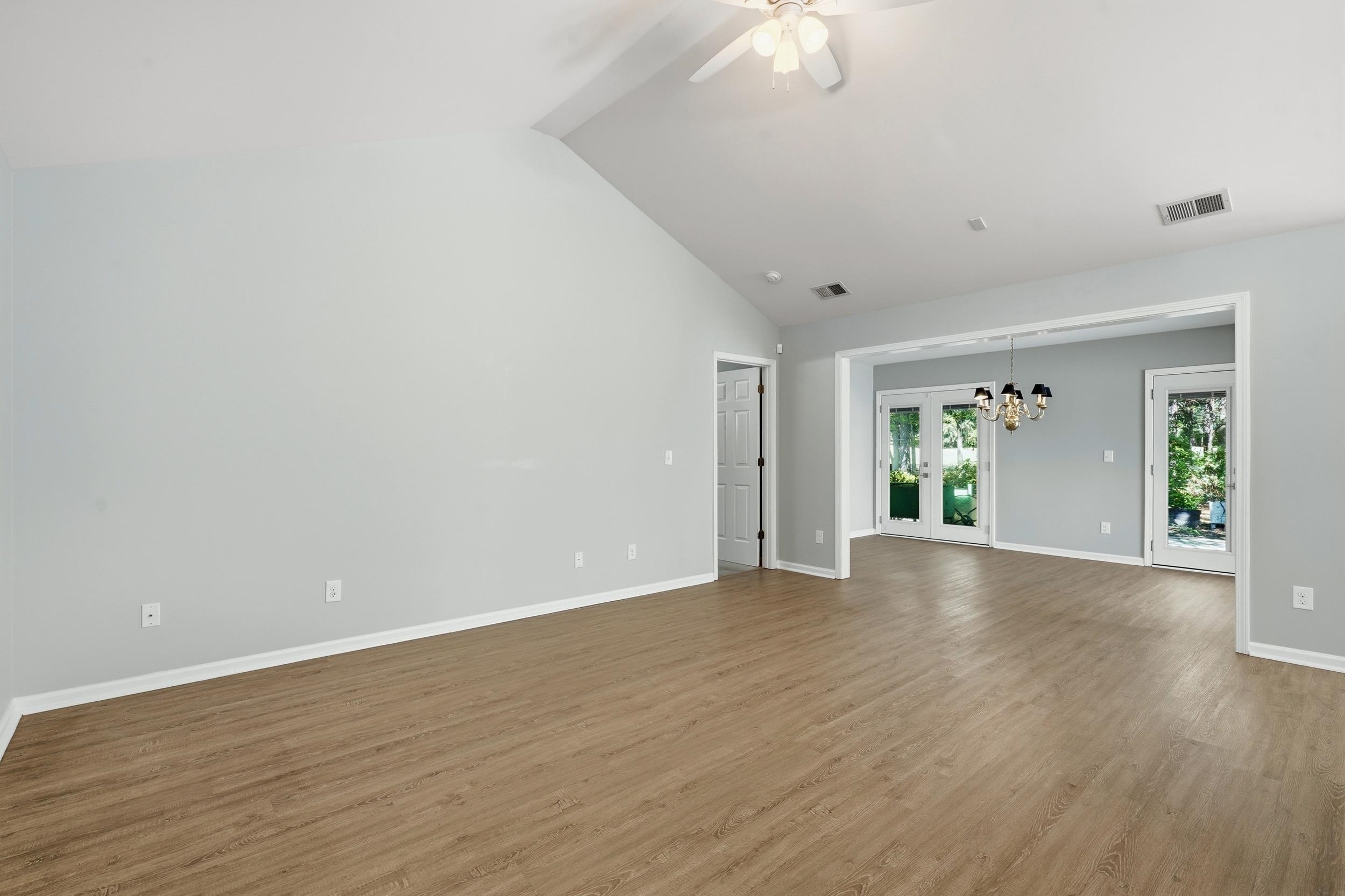 4550 Fringetree Dr. Property Photo 6