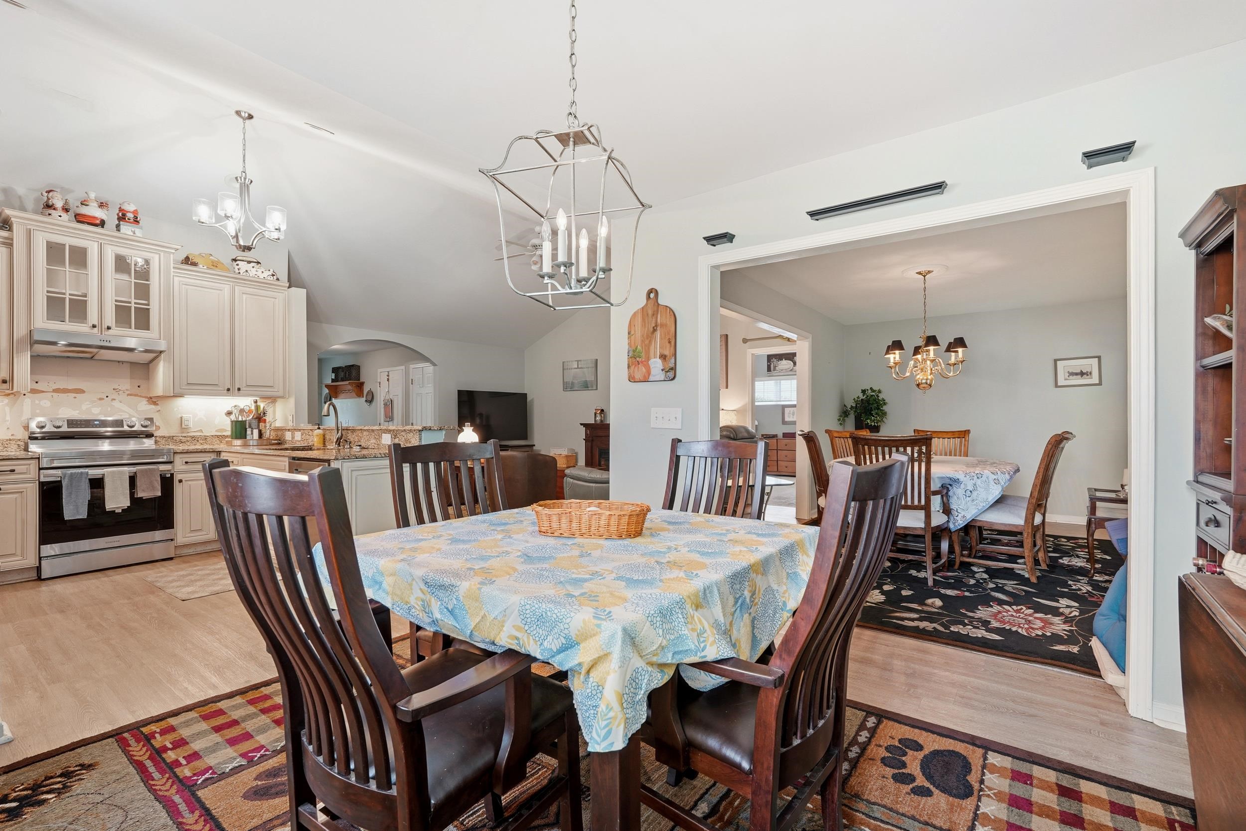 4550 Fringetree Dr. Property Photo 11
