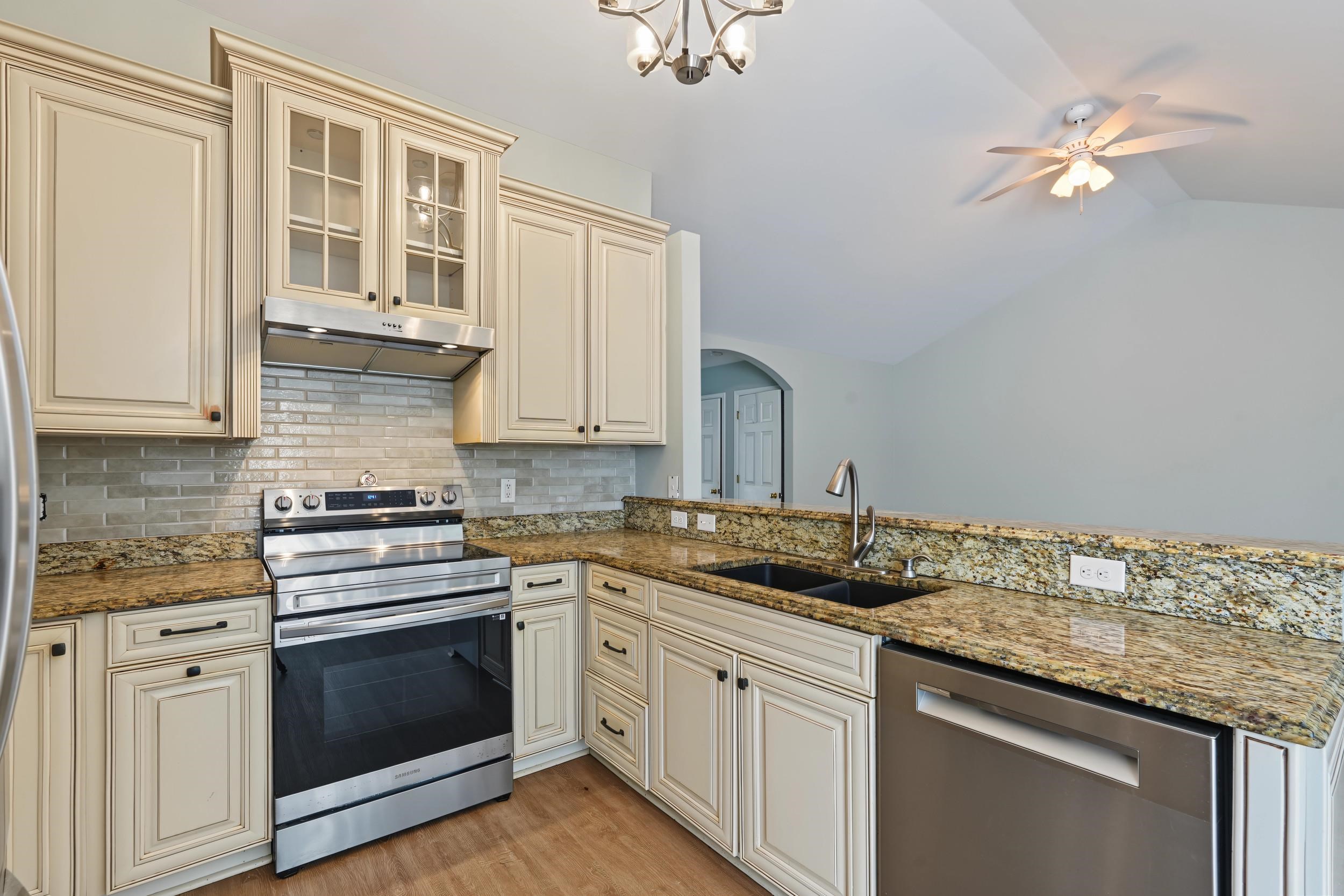 4550 Fringetree Dr. Property Photo 13