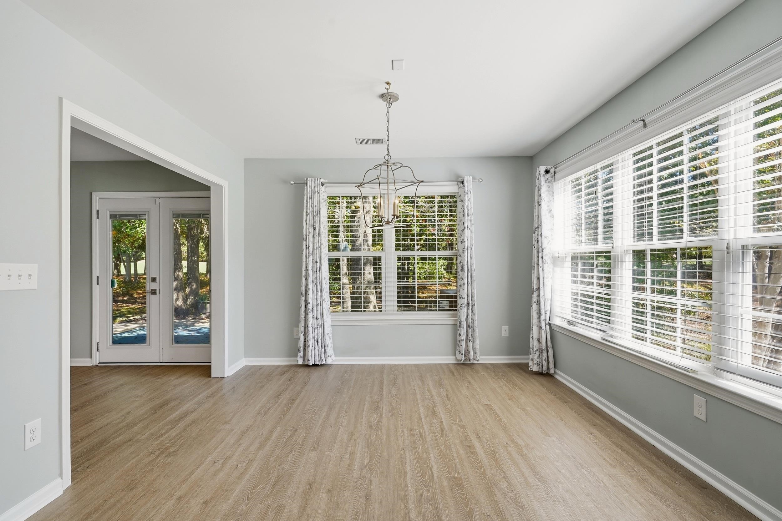 4550 Fringetree Dr. Property Photo 14