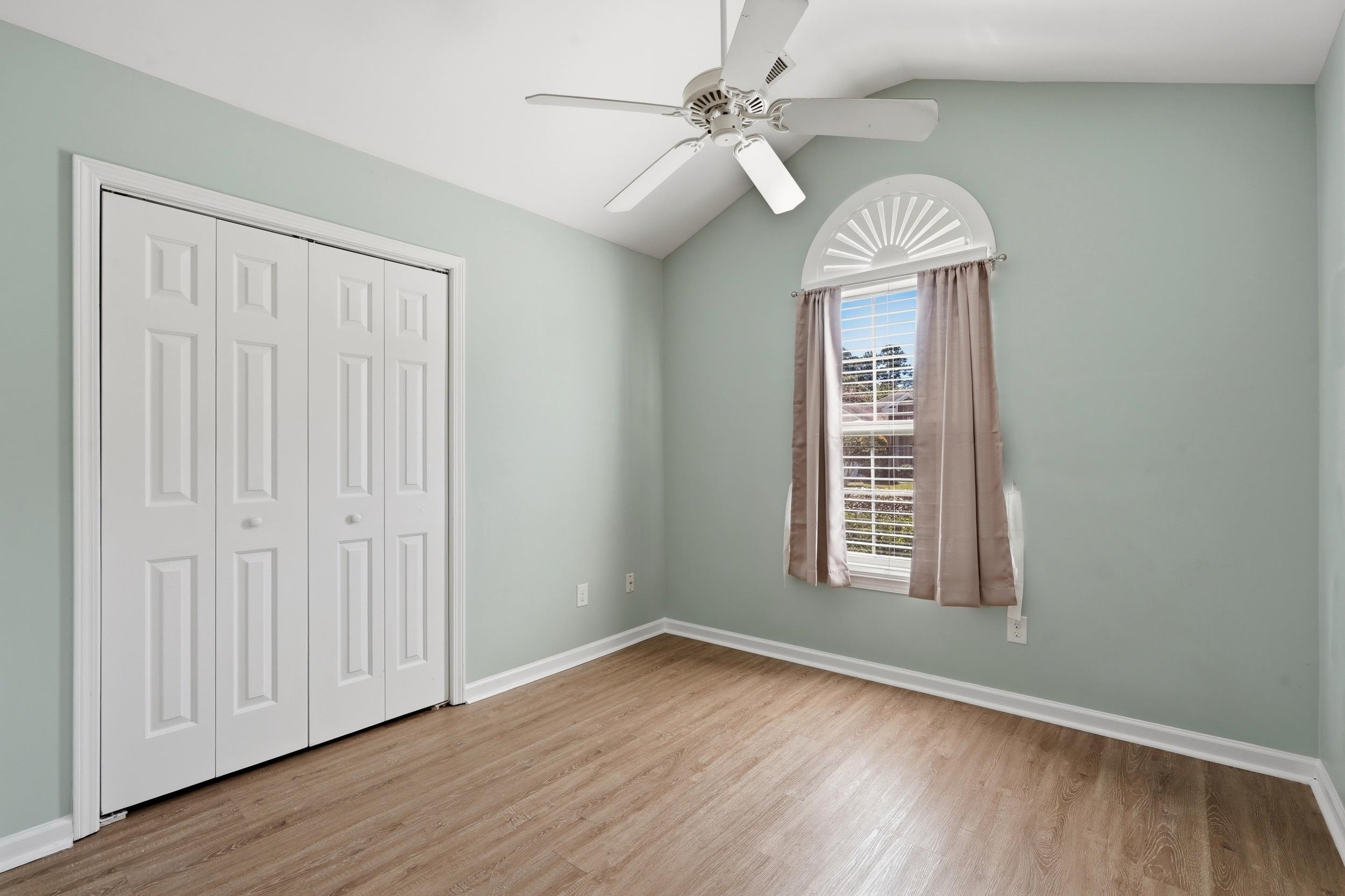 4550 Fringetree Dr. Property Photo 16