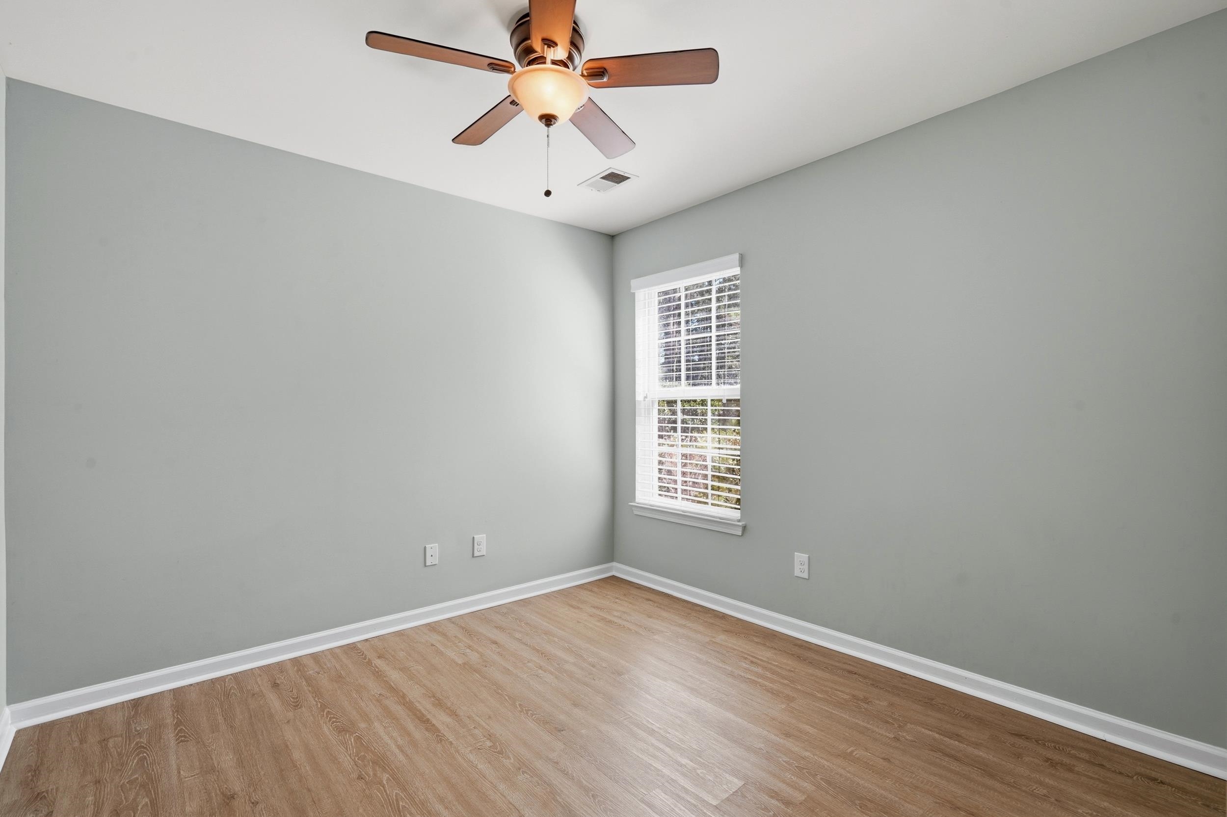4550 Fringetree Dr. Property Photo 18