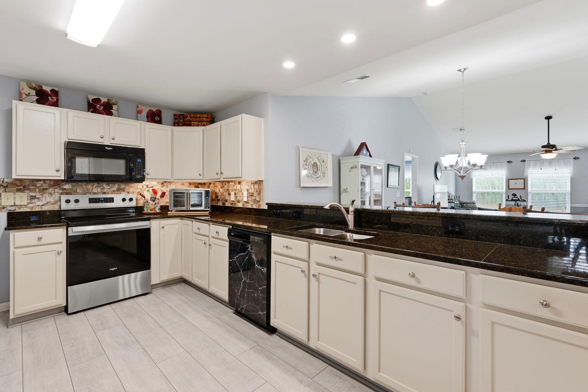 1009 Sunnymeadow Pl. Property Photo 10