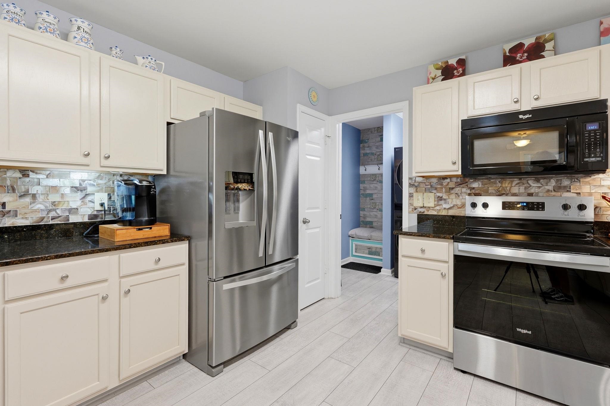 1009 Sunnymeadow Pl. Property Photo 11