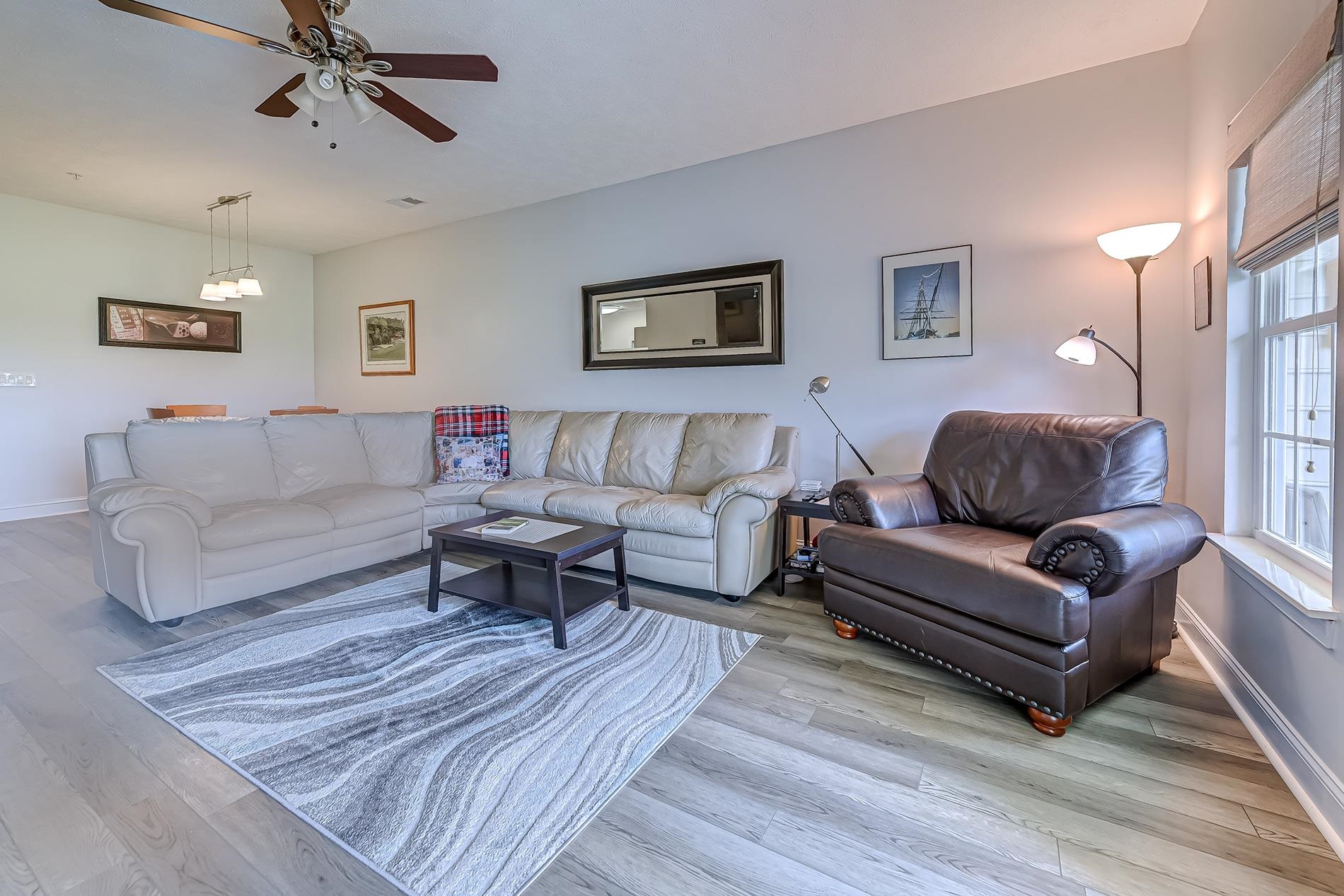 6010 Windsor Green Way Property Photo 5