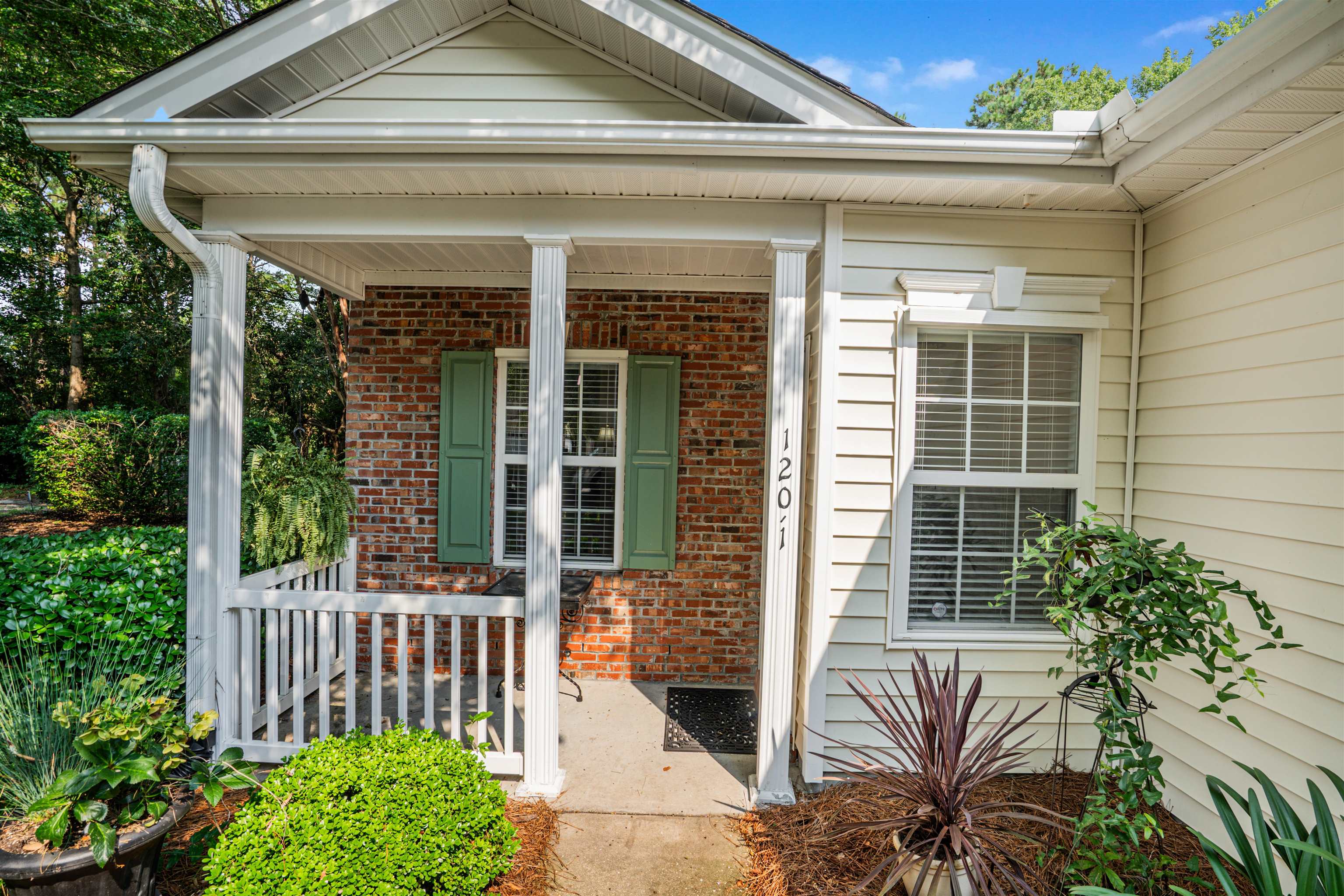 120 Highgrove Ct. Property Photo 2