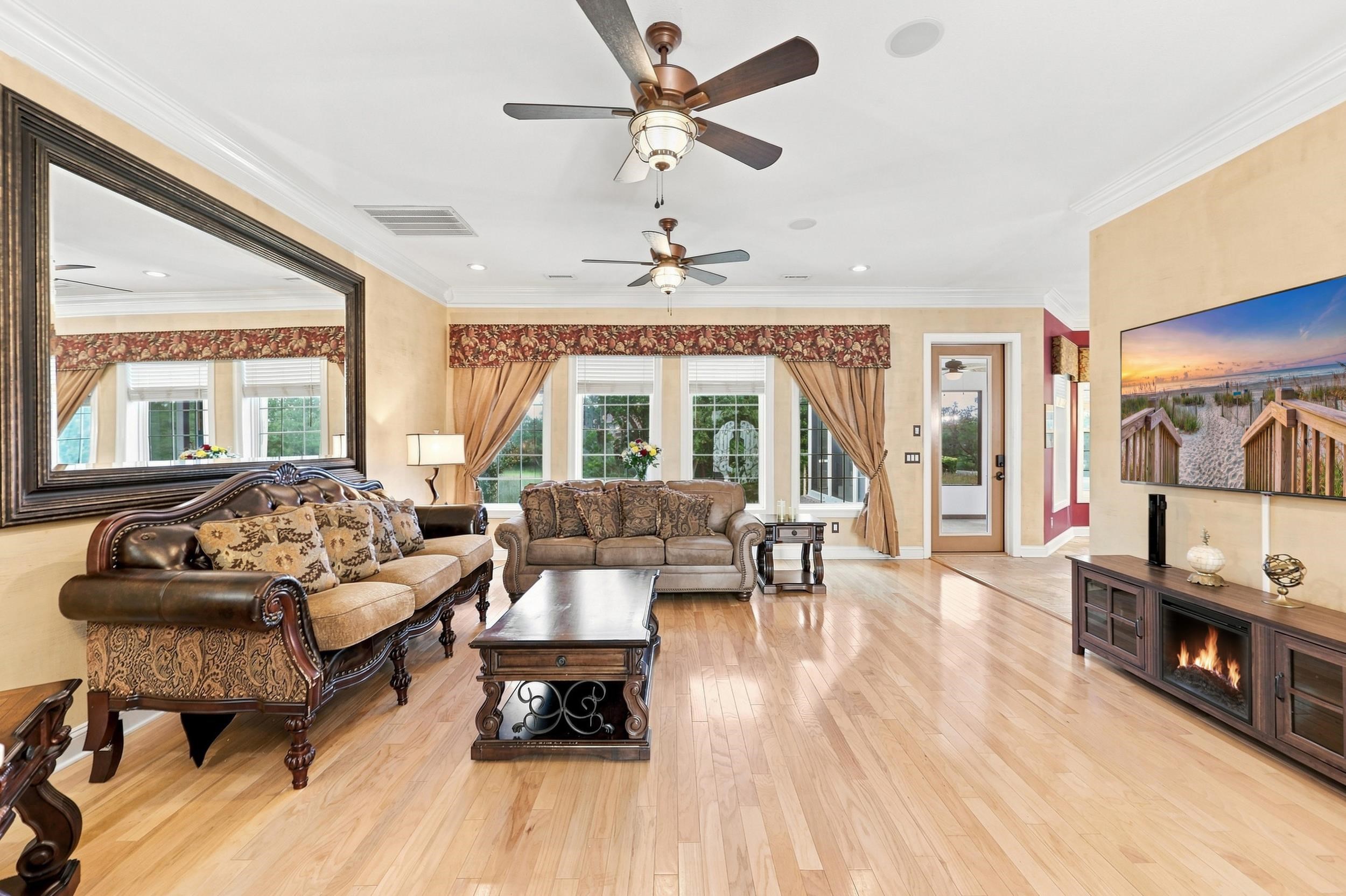2366 Island Way Property Photo 4