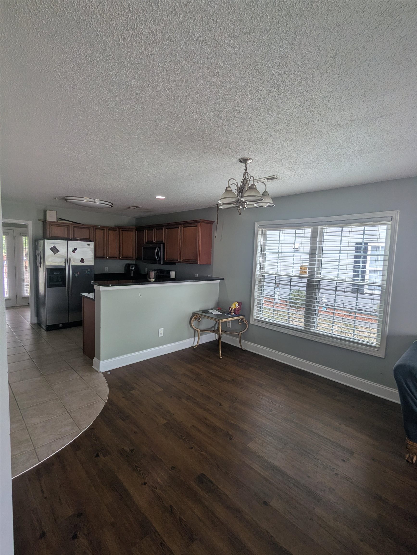 2711 Hilton Dr. Property Photo 3