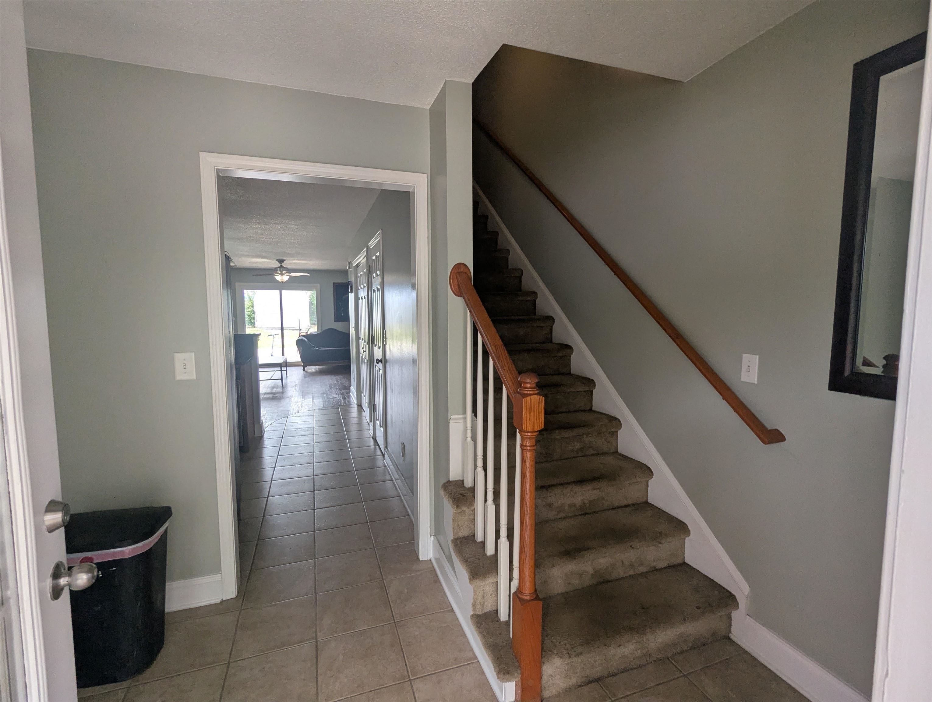2711 Hilton Dr. Property Photo 4
