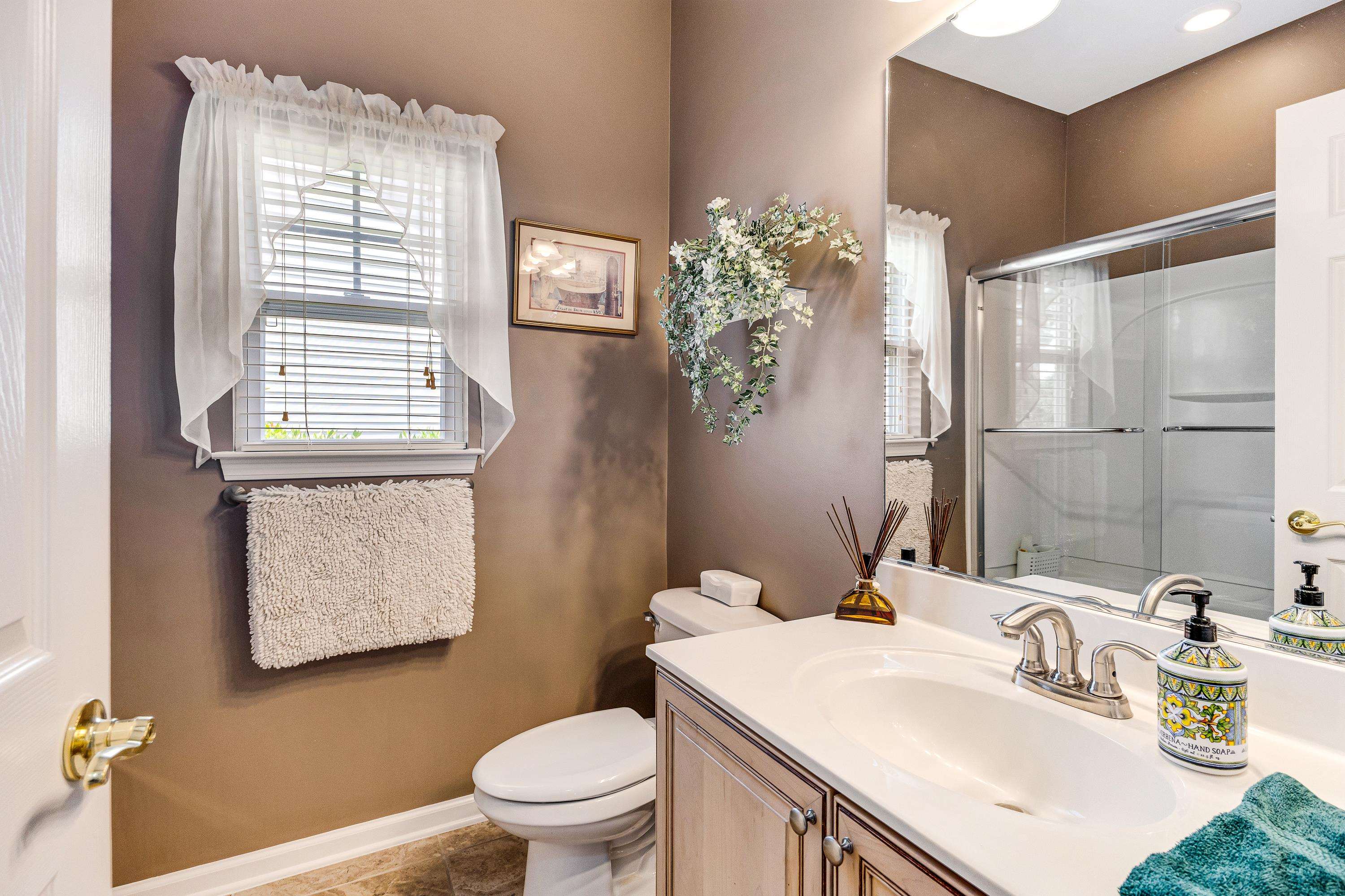 656 Meadowbrook Ln. Property Photo 27