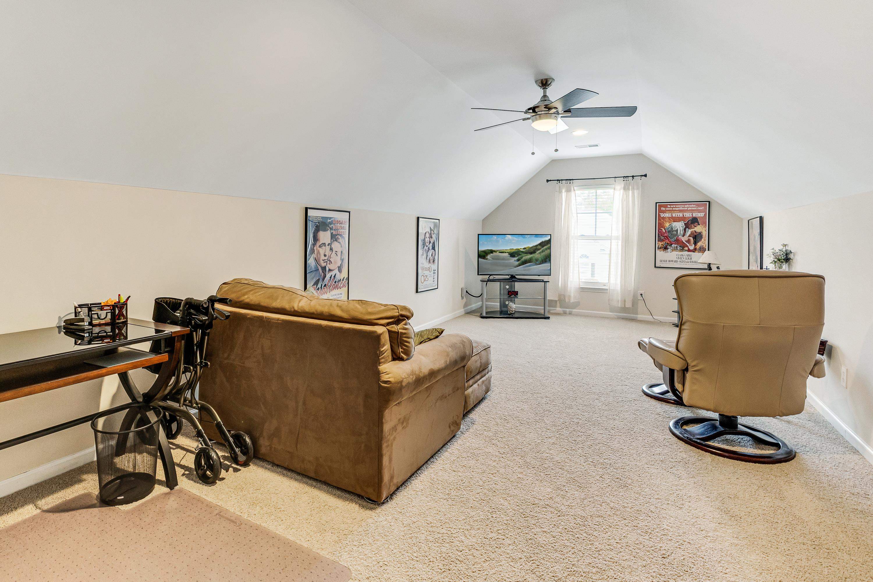 656 Meadowbrook Ln. Property Photo 30