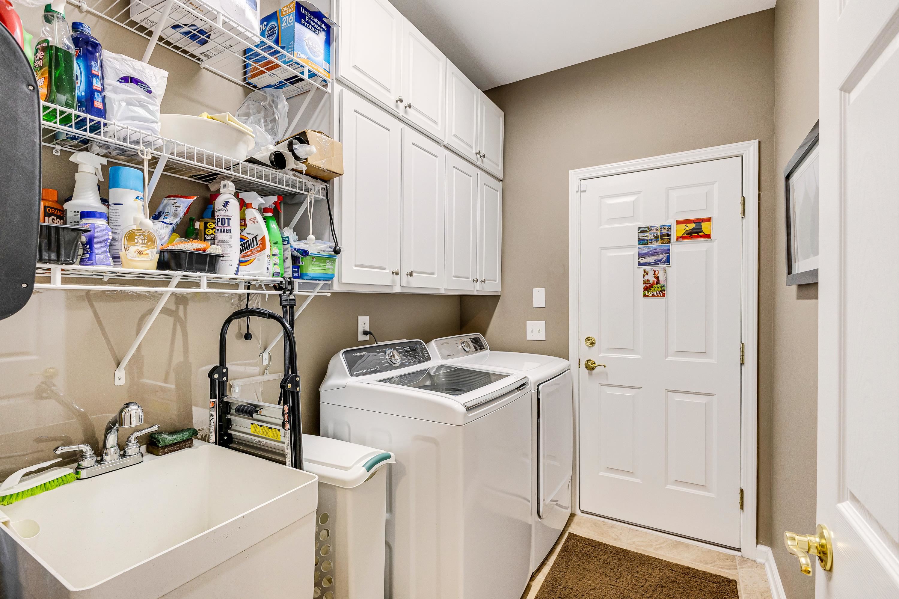 656 Meadowbrook Ln. Property Photo 32