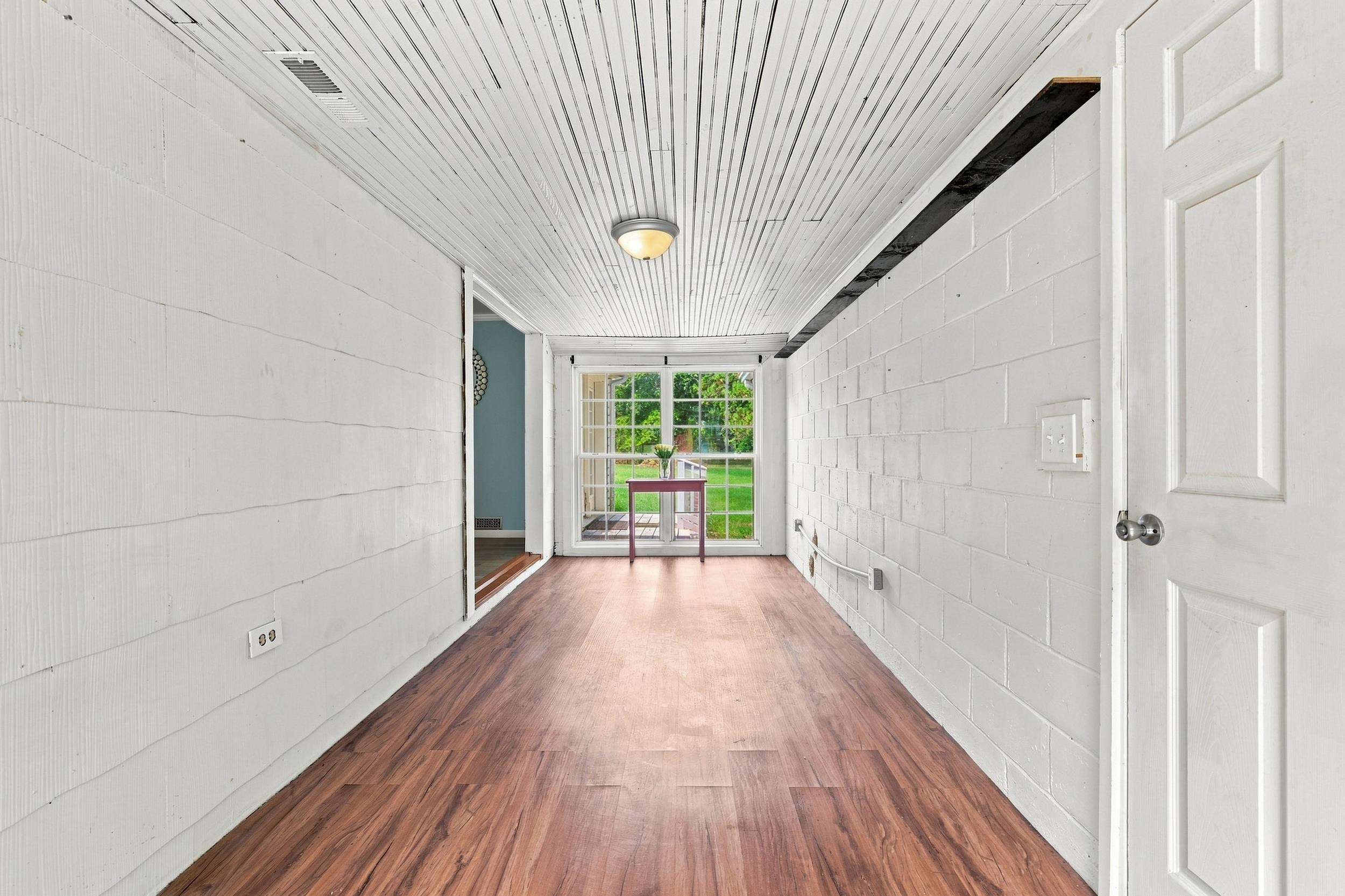 1924 South Island Rd. Property Photo 10