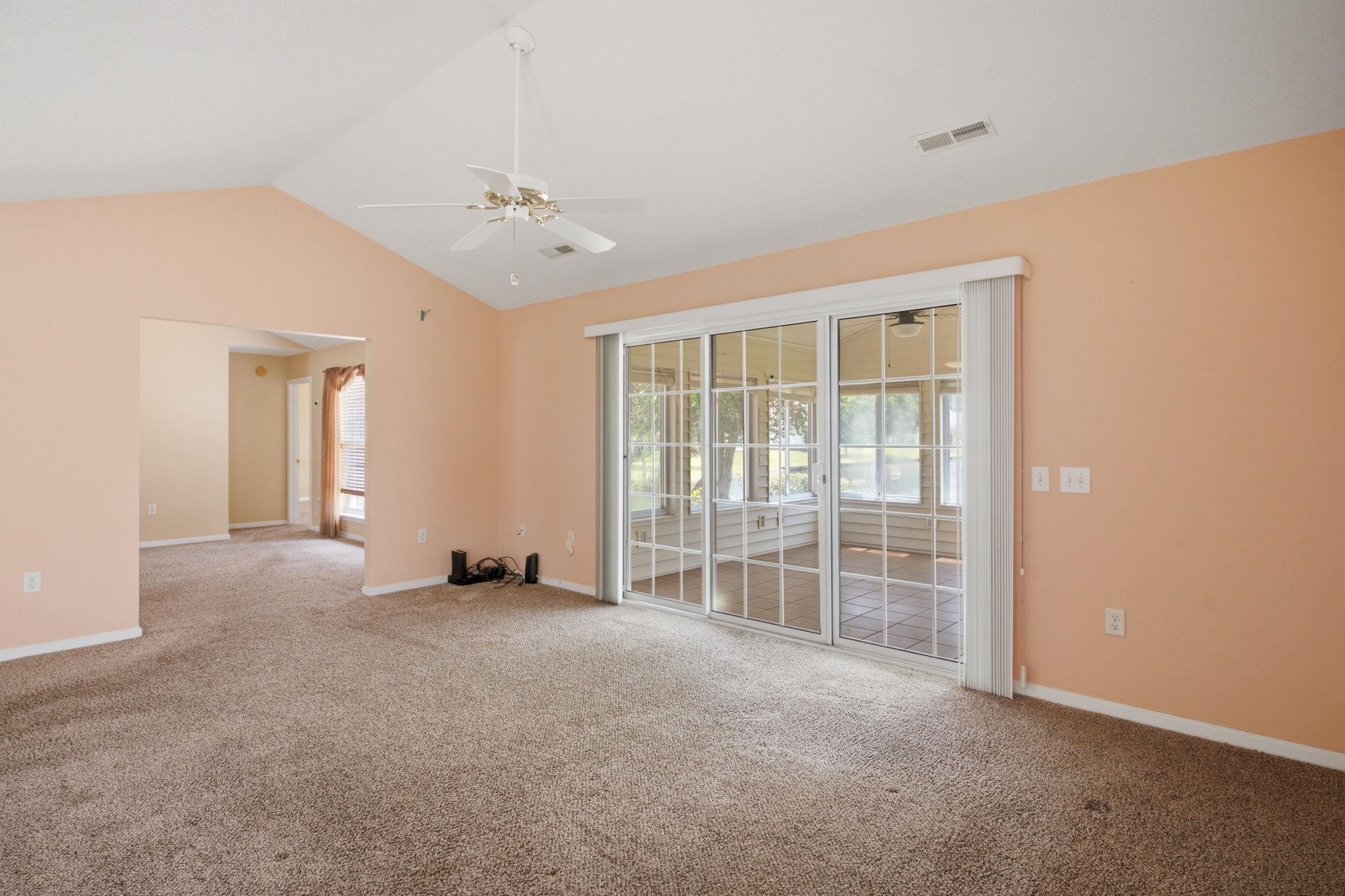 1037 Vestry Dr. Property Photo 12