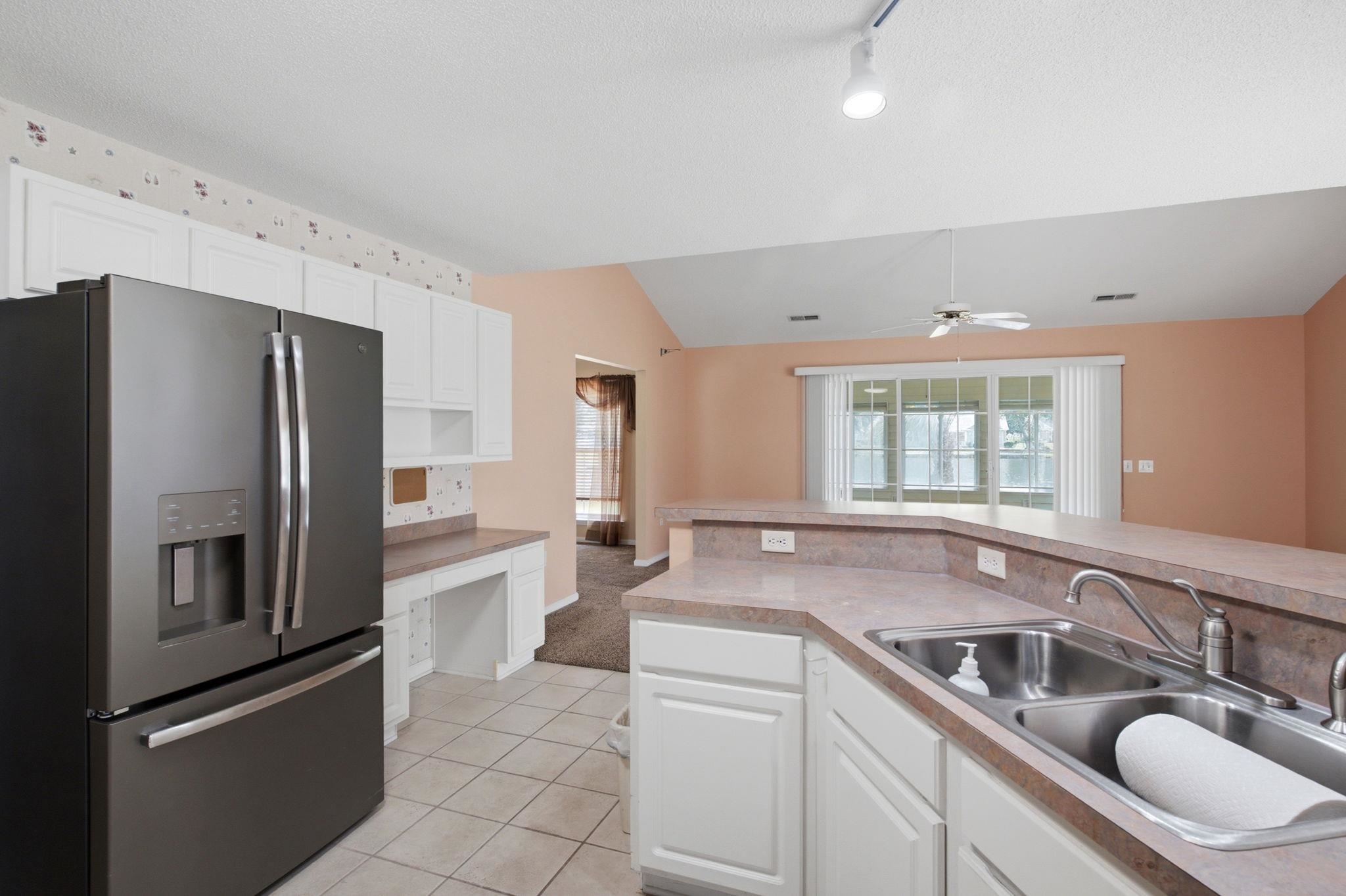 1037 Vestry Dr. Property Photo 17