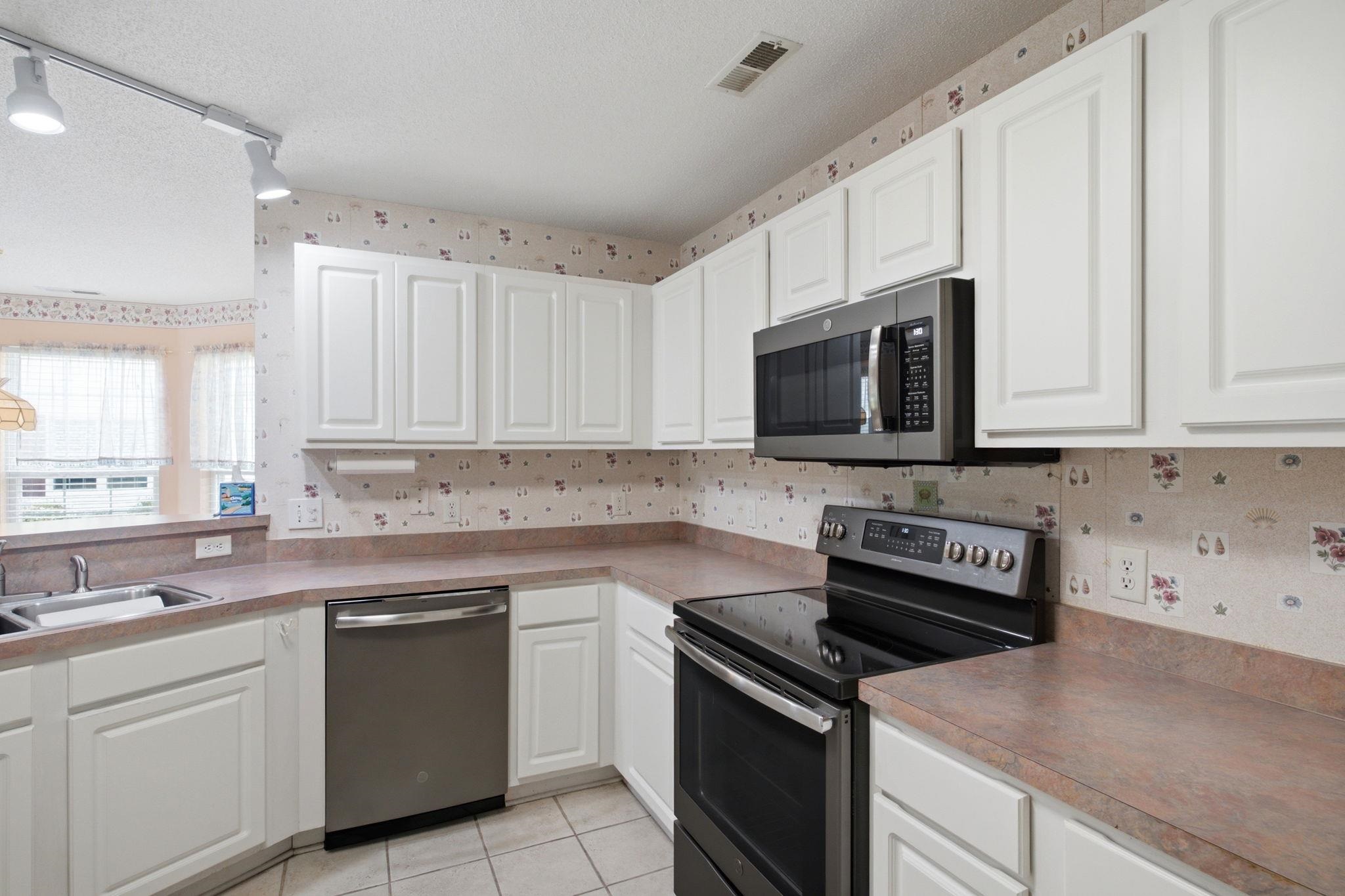 1037 Vestry Dr. Property Photo 33