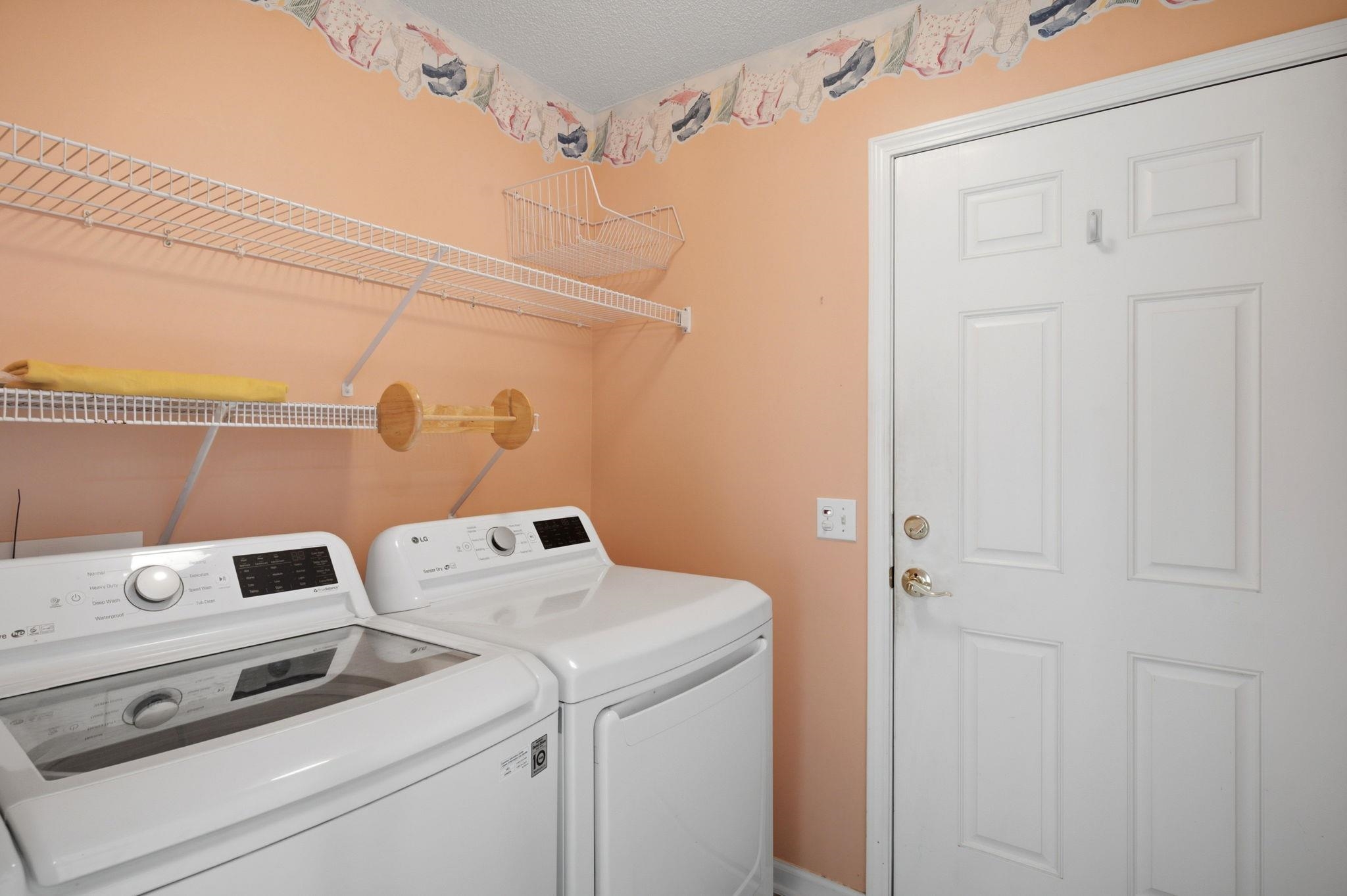 1037 Vestry Dr. Property Photo 34