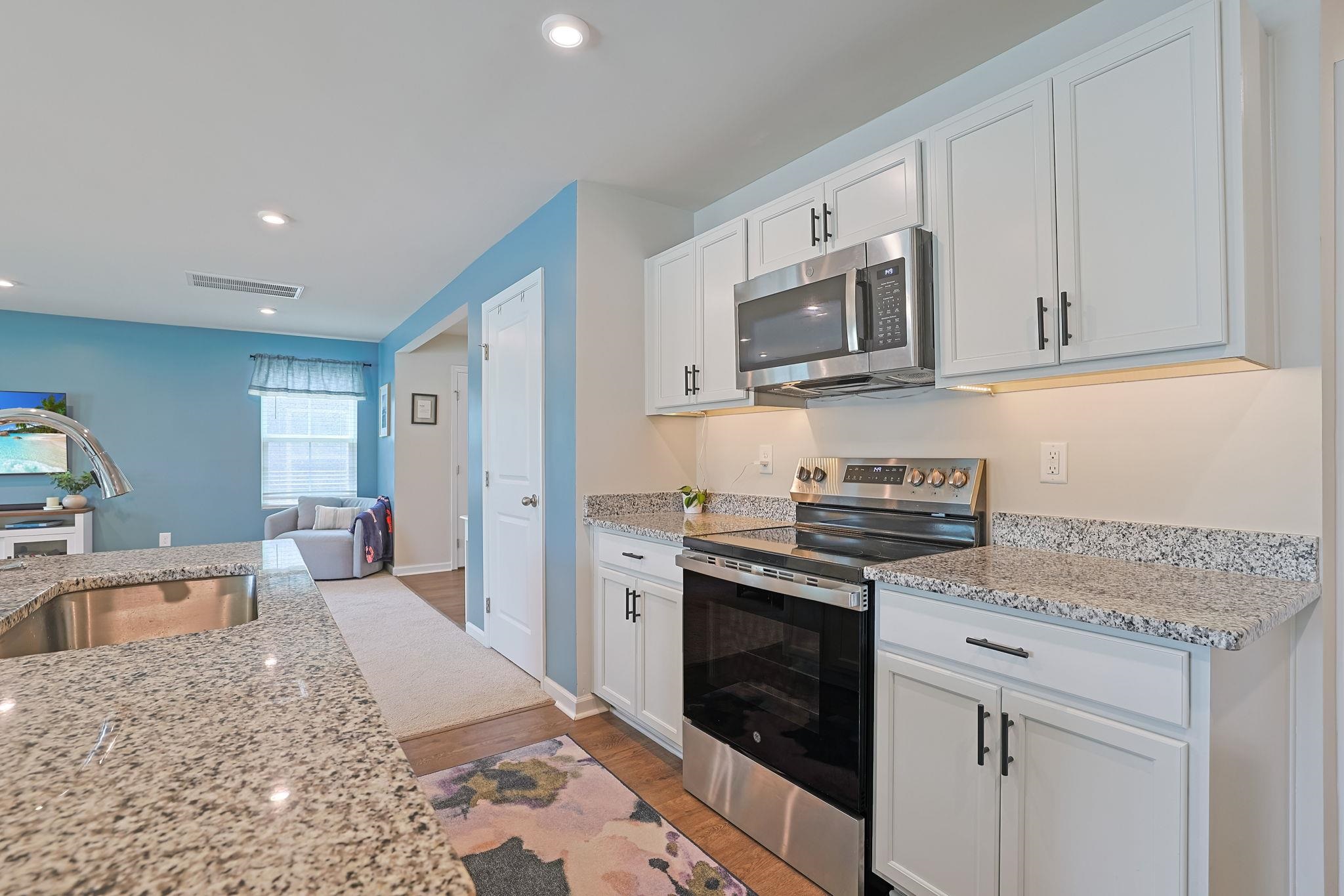 1019 Oak Meadow Dr. Property Photo 10