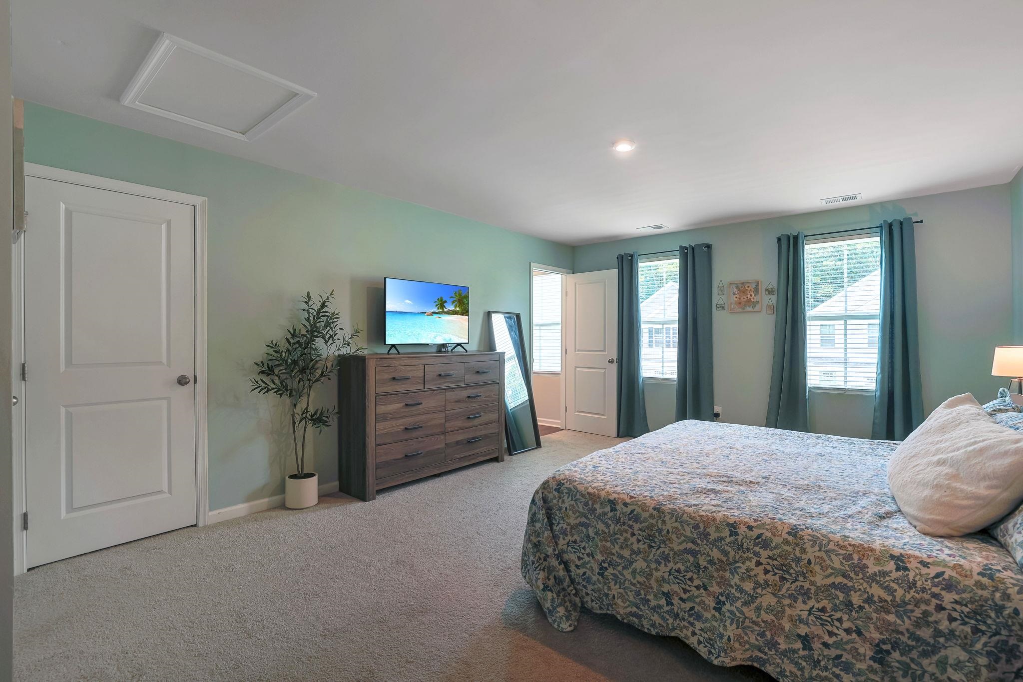 1019 Oak Meadow Dr. Property Photo 15