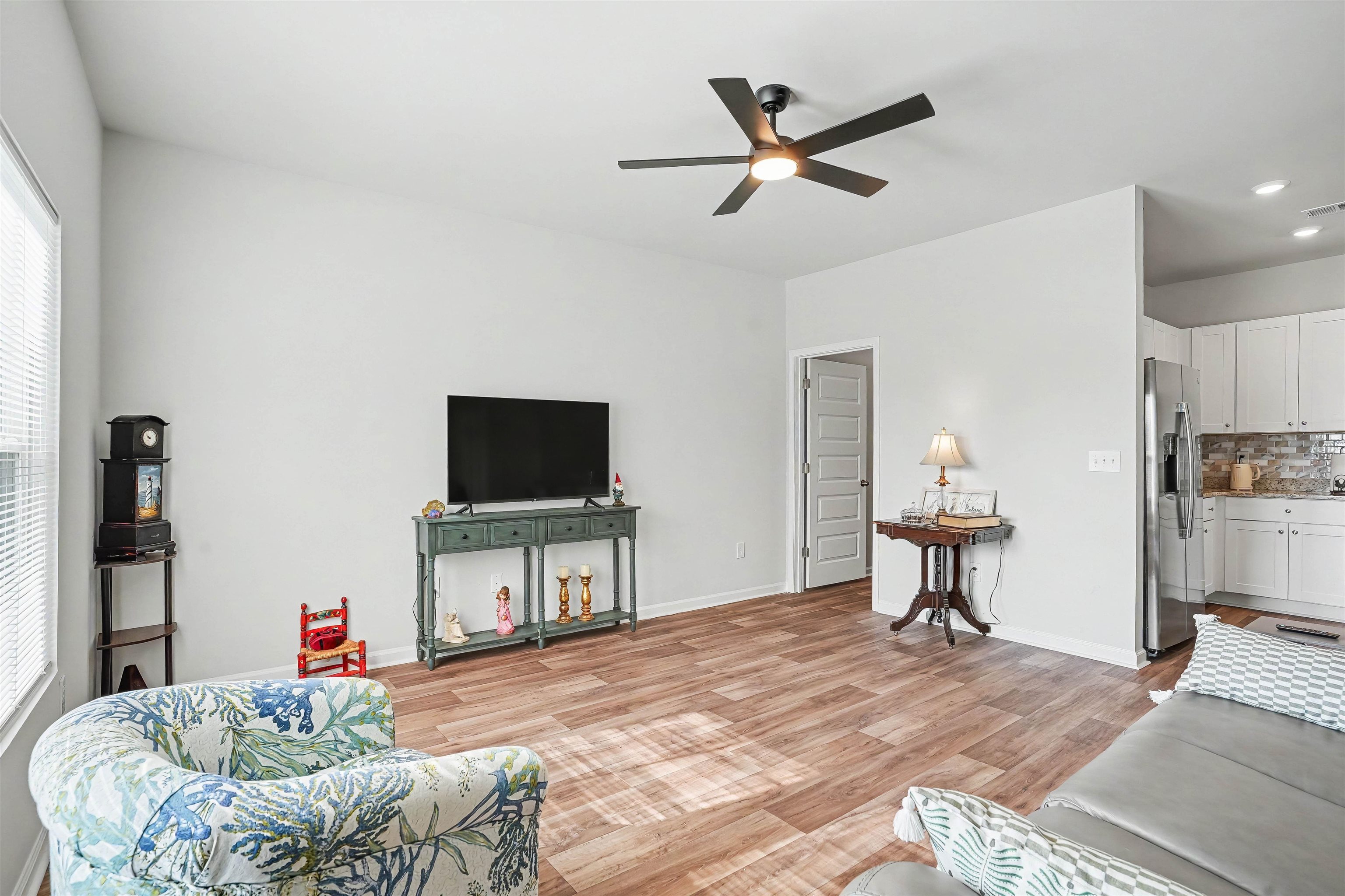212 Warner Crossing Way Property Photo 9