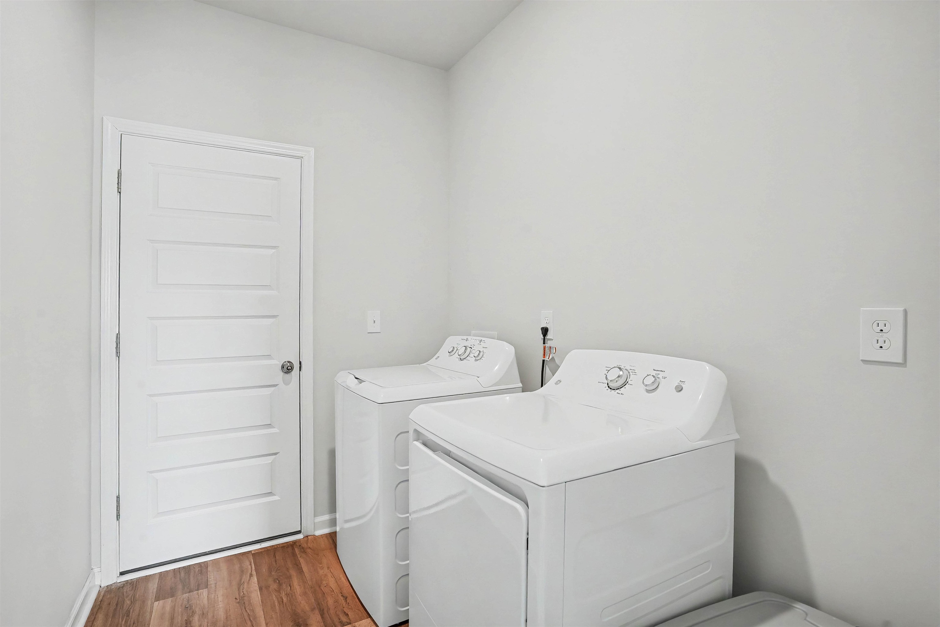 212 Warner Crossing Way Property Photo 17