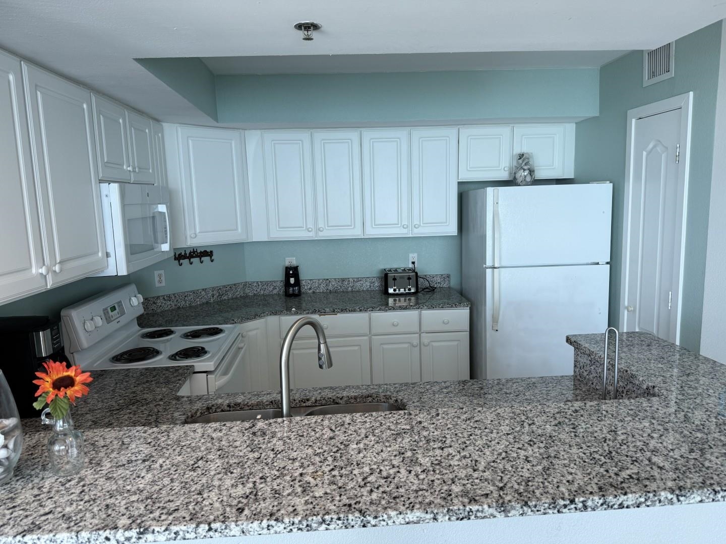 2504 N Ocean Blvd. Property Photo 16